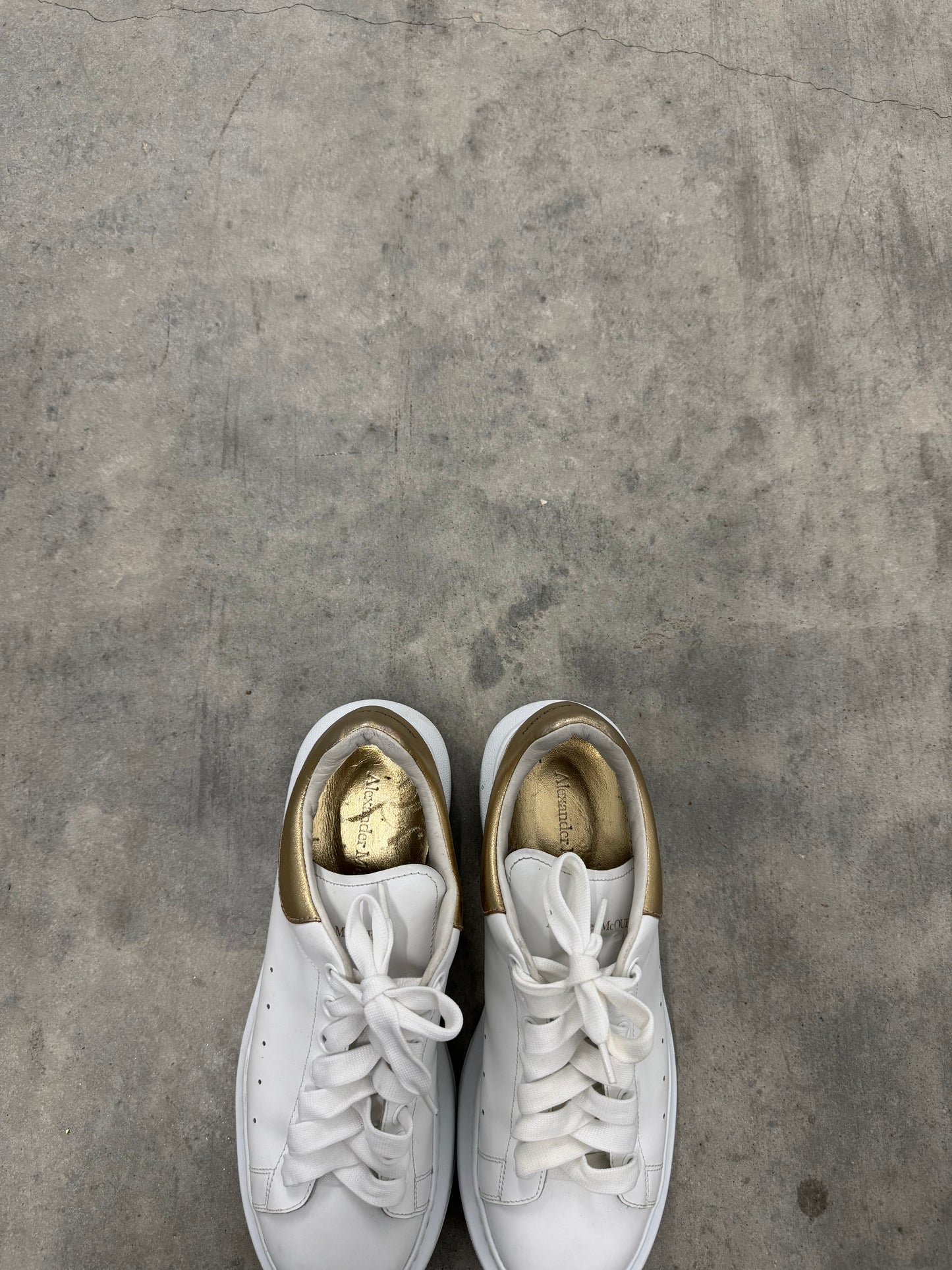 ALEXANDER MCQUEEN OVERSIZED SNEAKER “ White Gold “