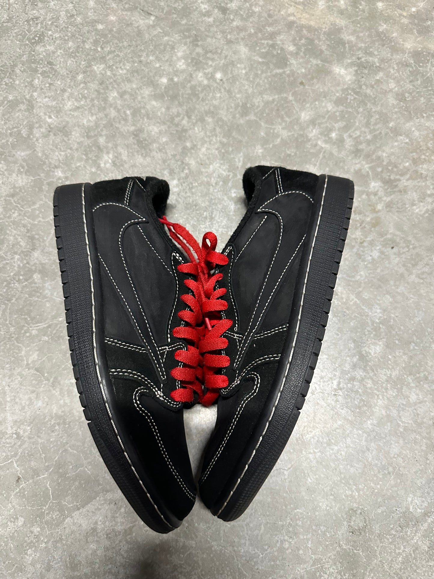 TRAVIS SCOTT JORDAN 1 lOW “ black phantom “