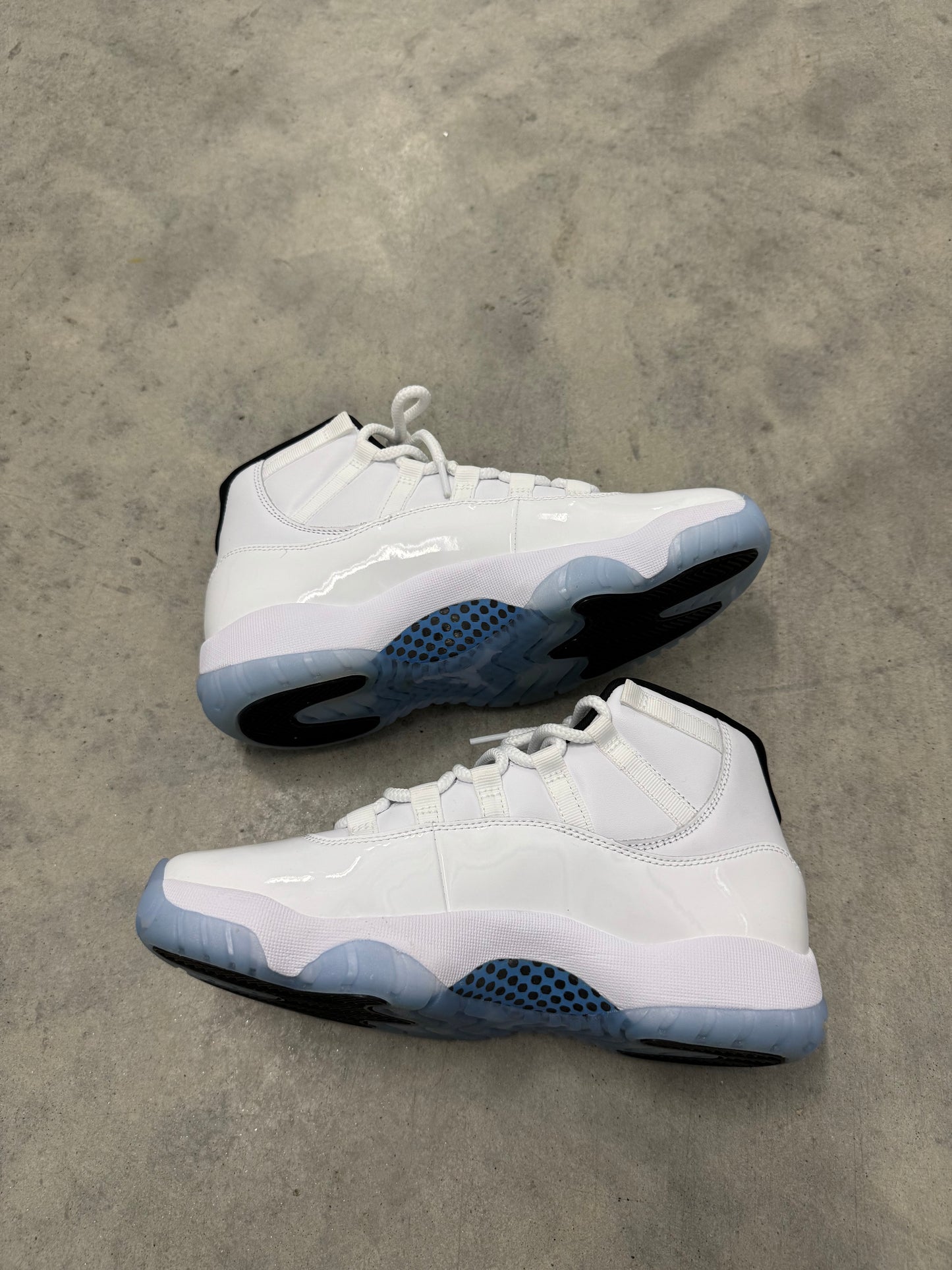 JORDAN 11 “ Legend Blue “