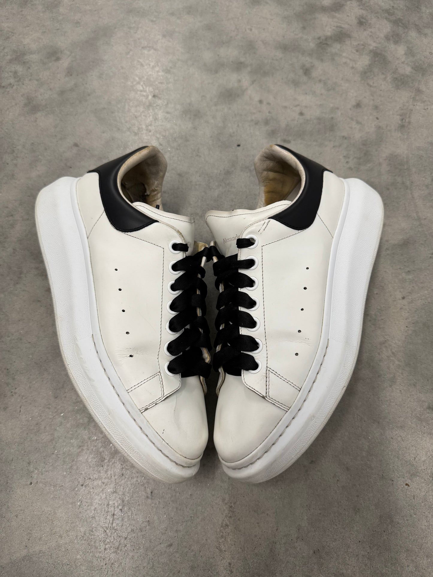 ALEXANDER MCQUEEN OVERSIZED SNEAKERS “ White Black “