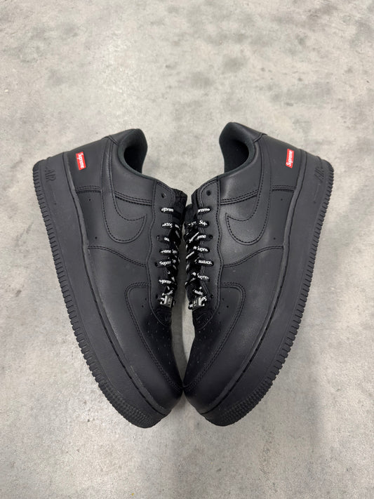 AIR FORCE SUPREME LOW “ Box-Logo Black “