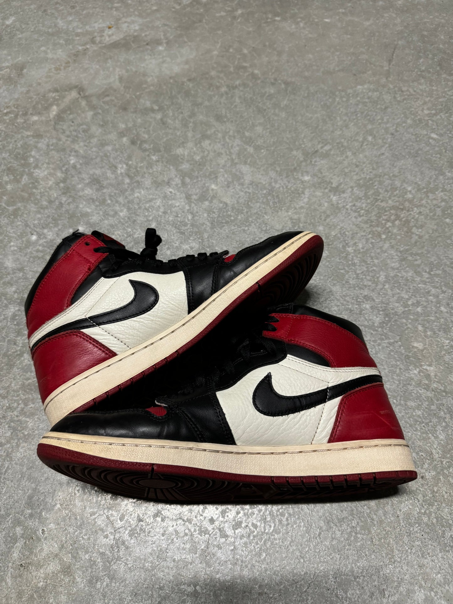 JORDAN 1 “ bred toe “