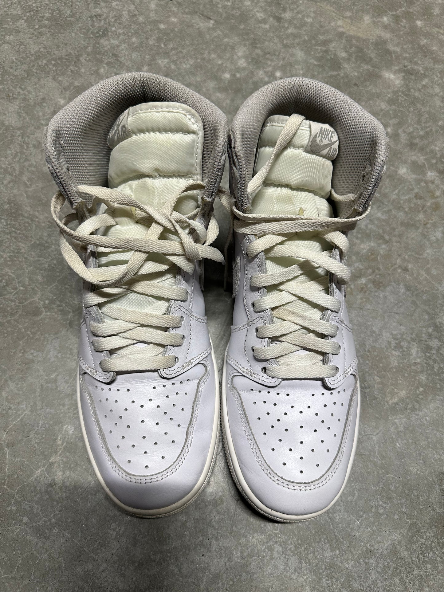 JORDAN 1 “ neutral grey “