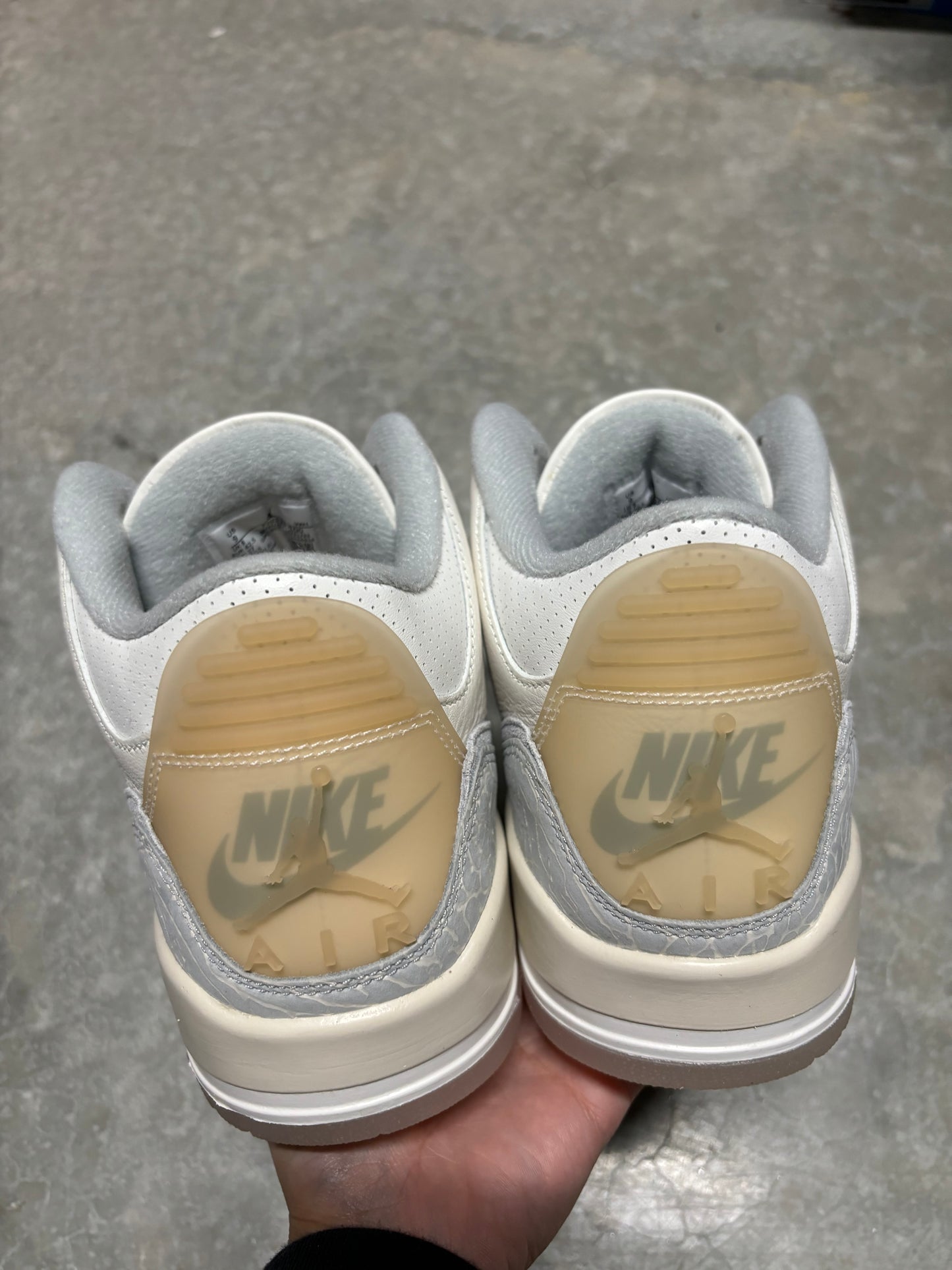 JORDAN 3 CRAFT “ ivory “