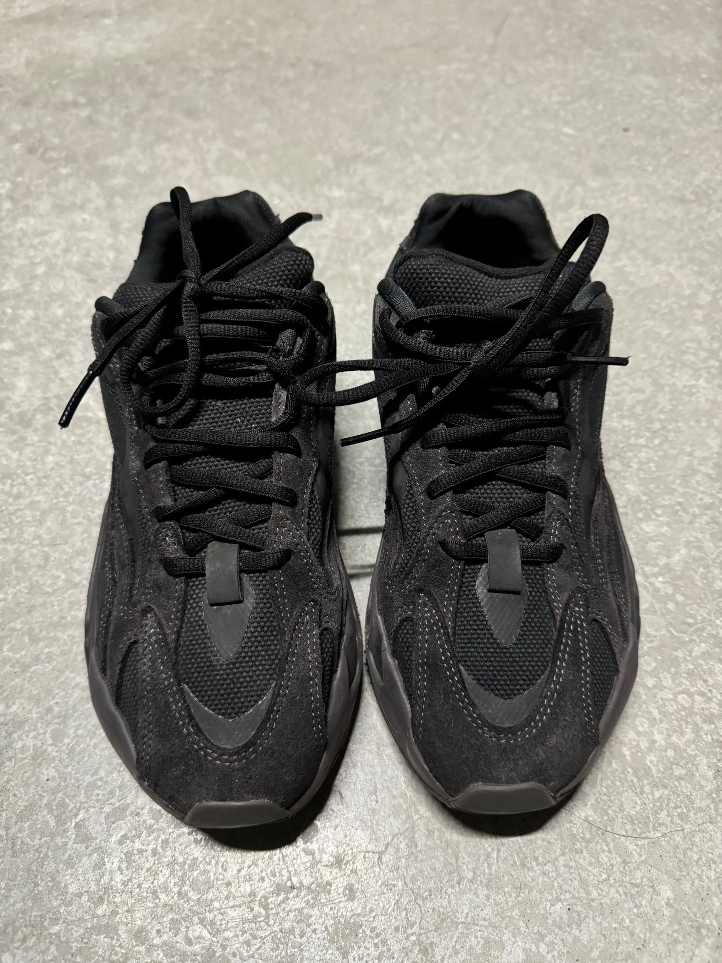 YEEZY 700 “ vanta “