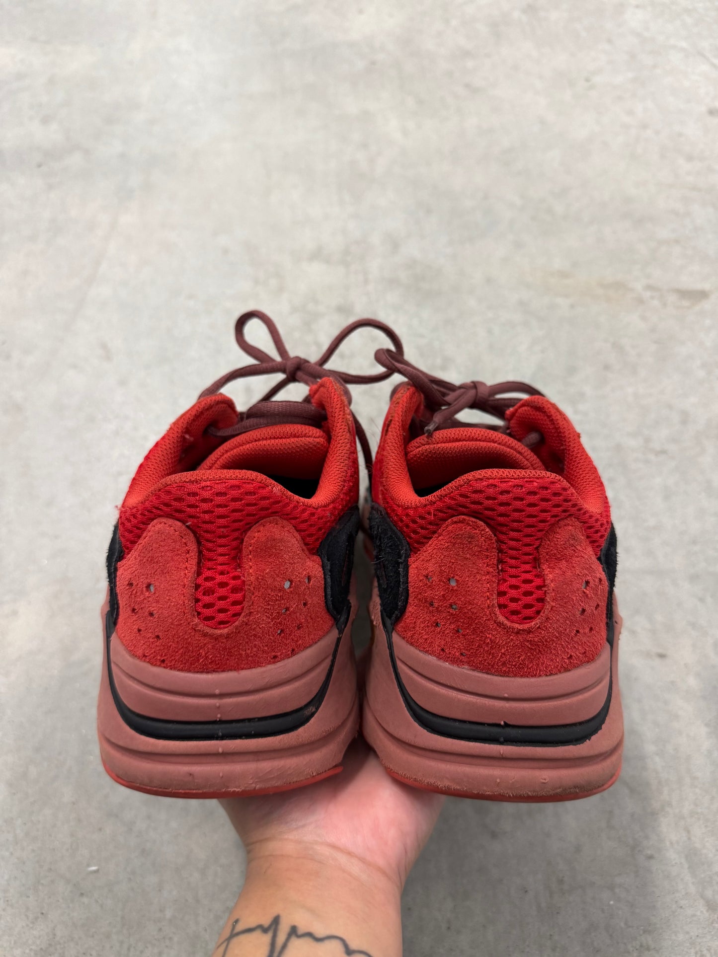 YEEZY 700 “ Hi-Res Red “