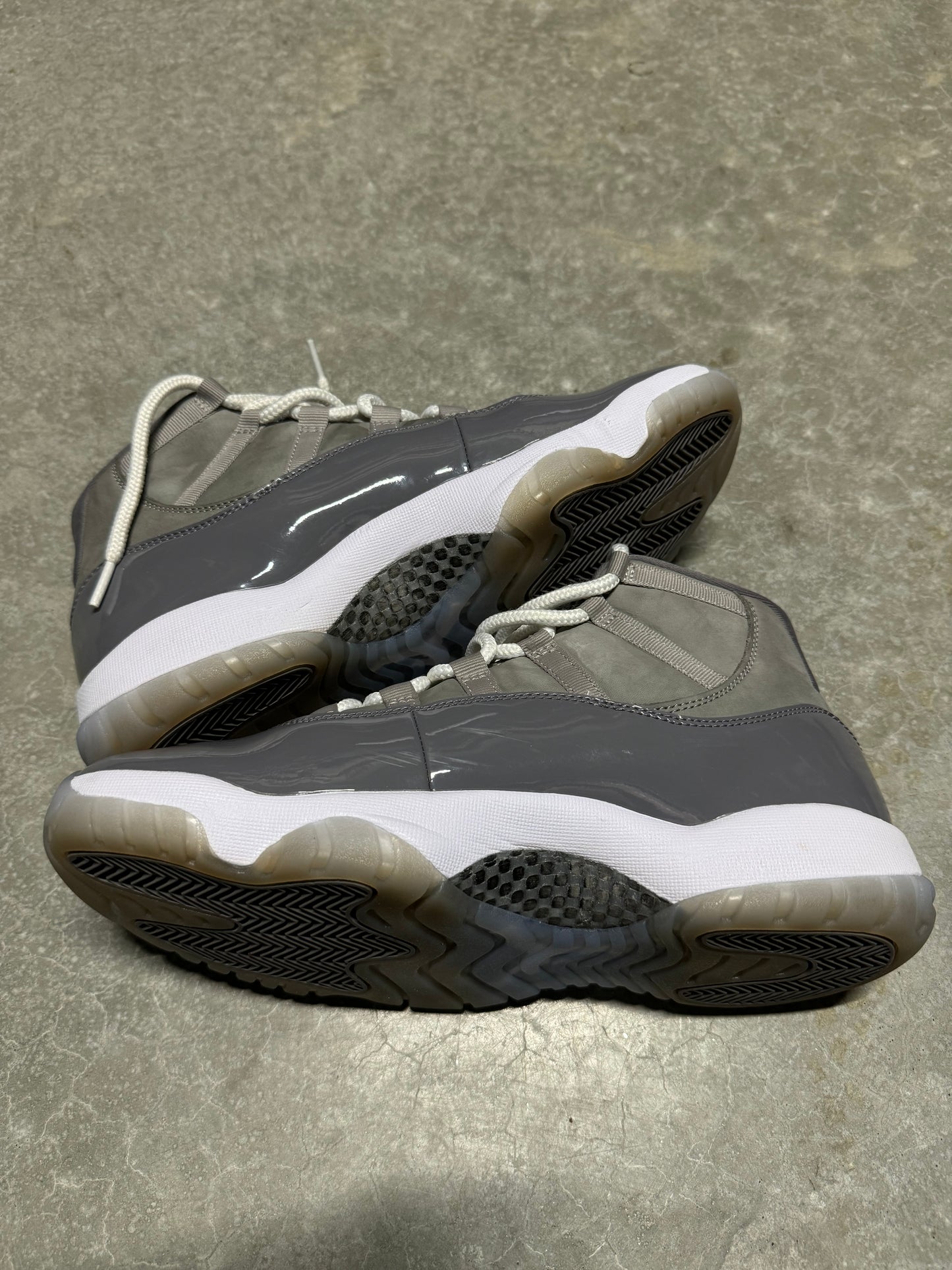 JORDAN 11 “ Cool Grey “