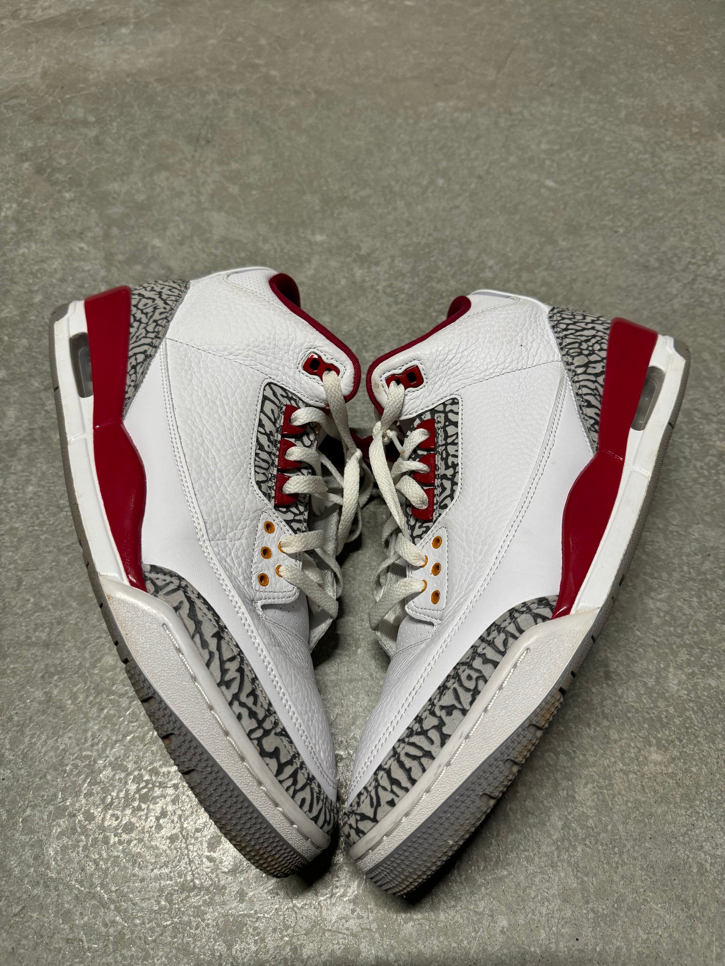 JORDAN 3 “ Cardinal Red “