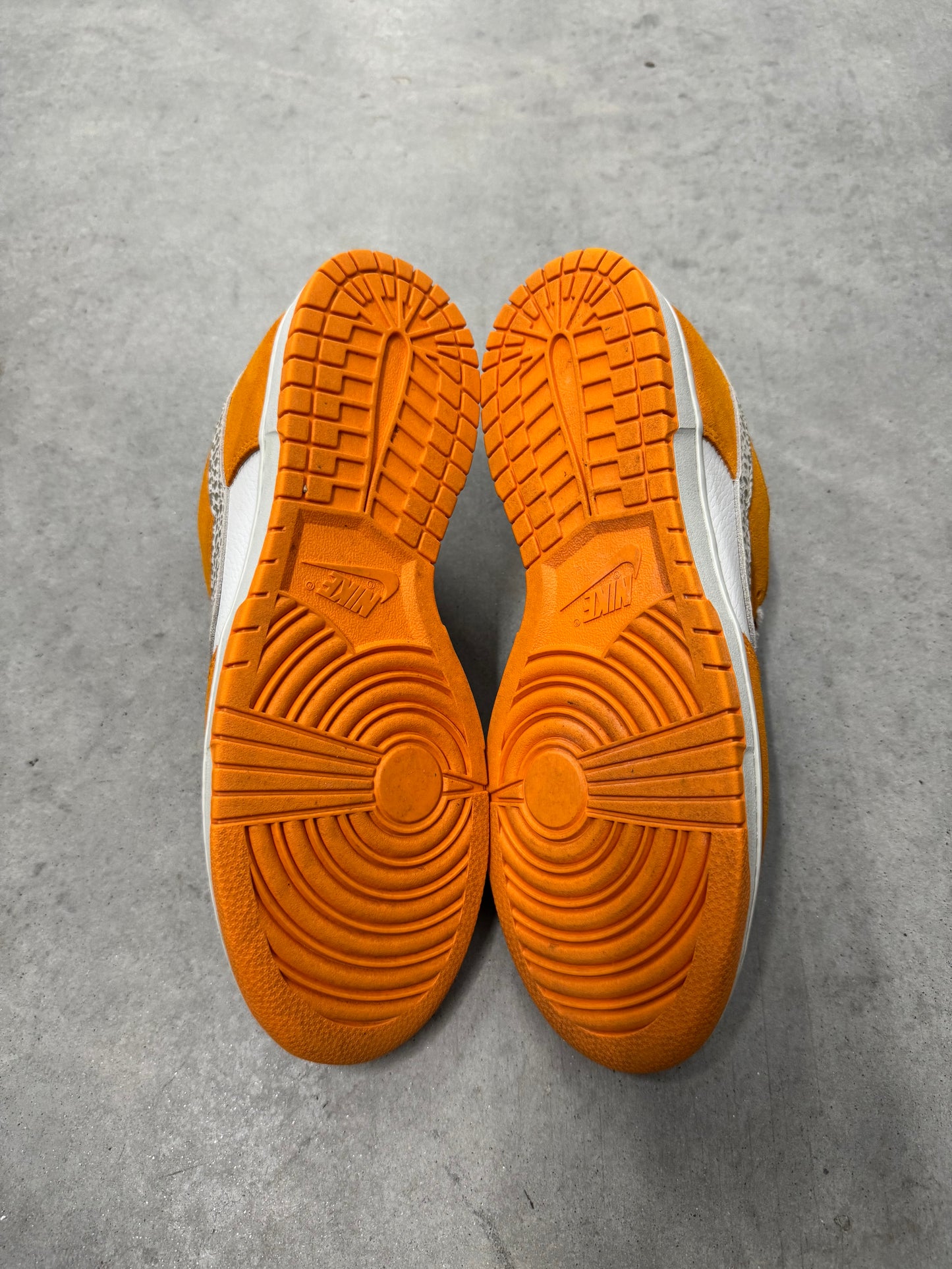 NIKE DUNK LOW AS “ Safari Swoosh - Kumquat “