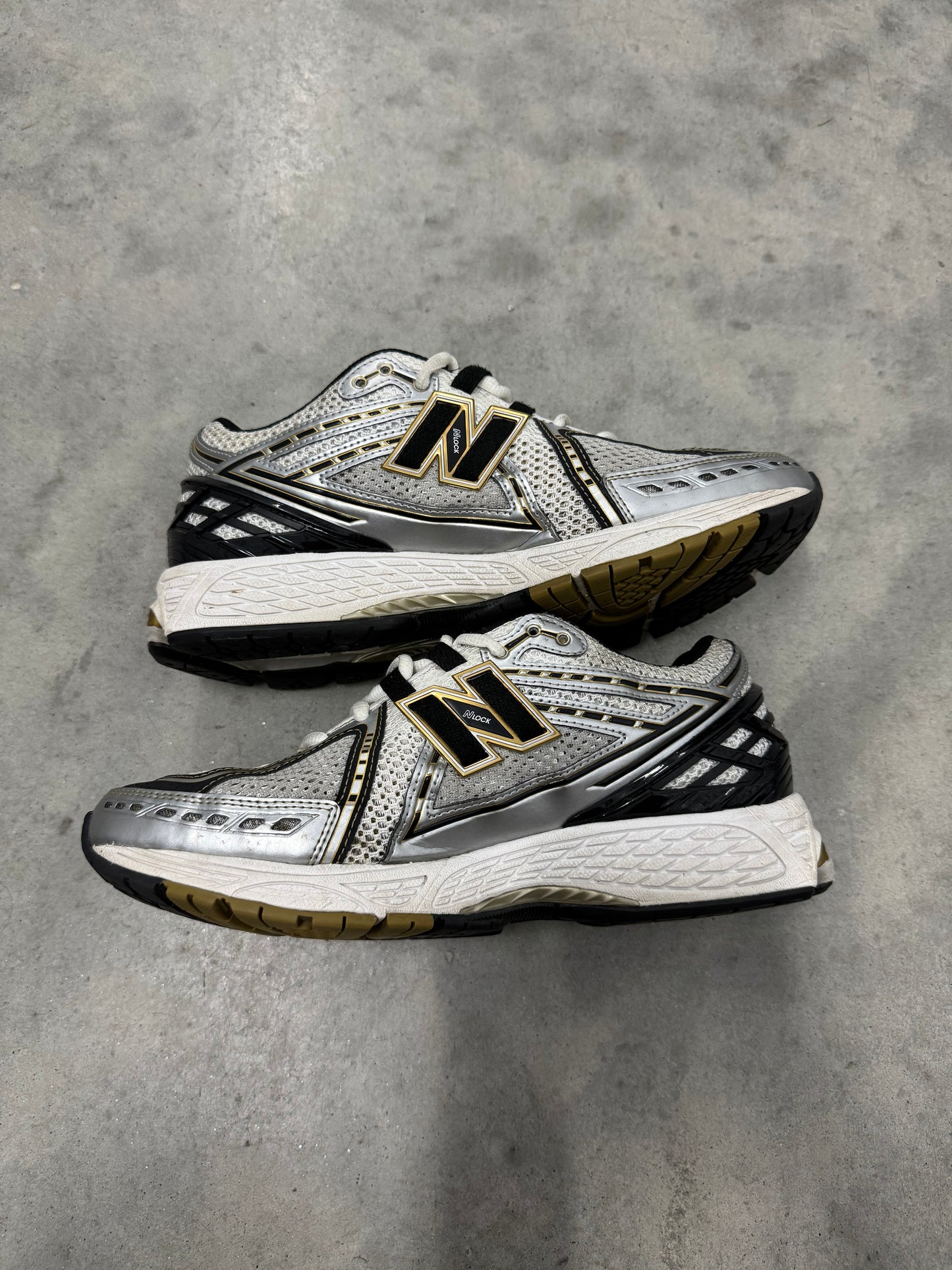 NEW BALANCE 1906R “ Metallic Silver Metallic Gold “