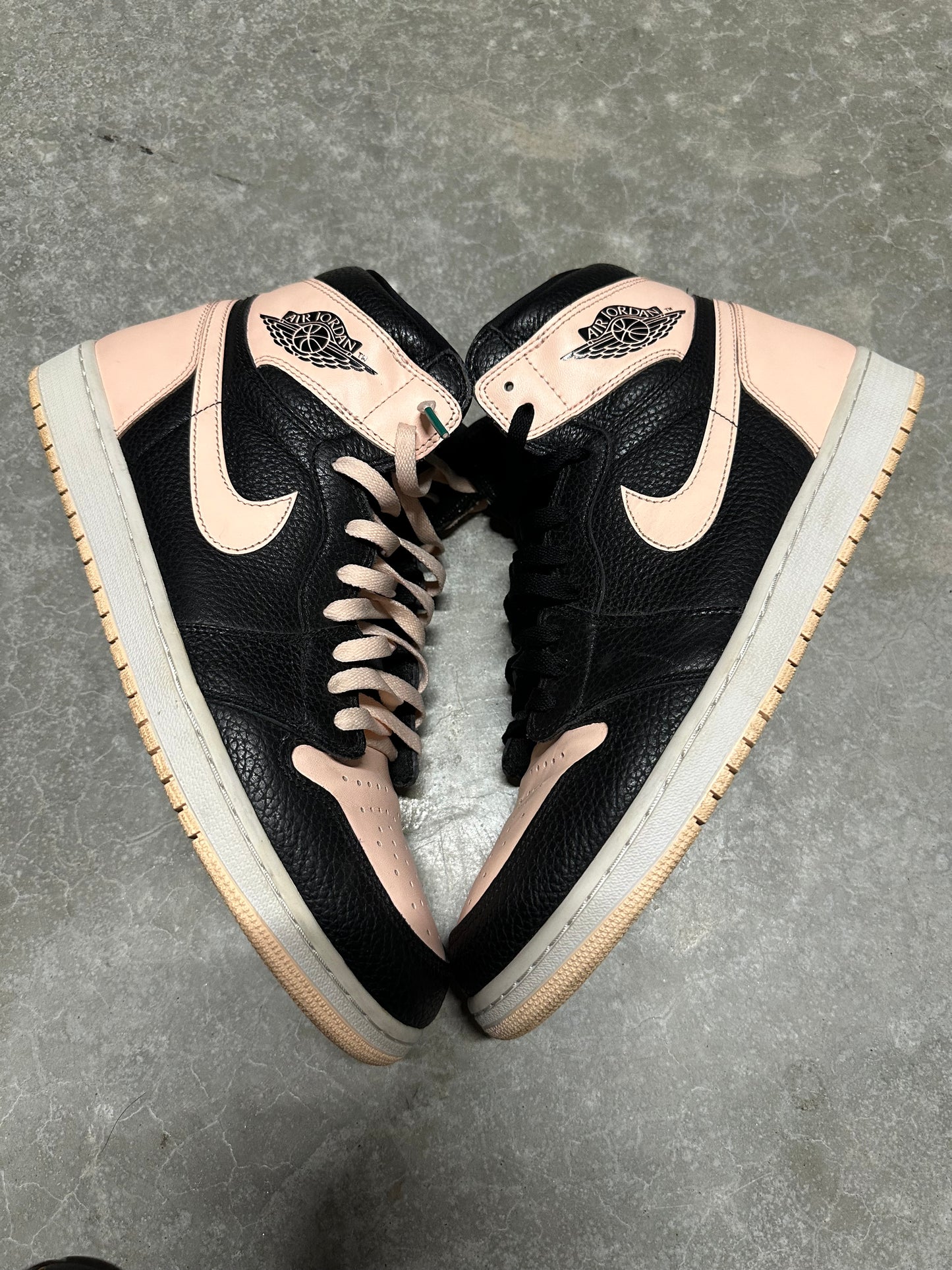 JORDAN 1 “ crimson tint “