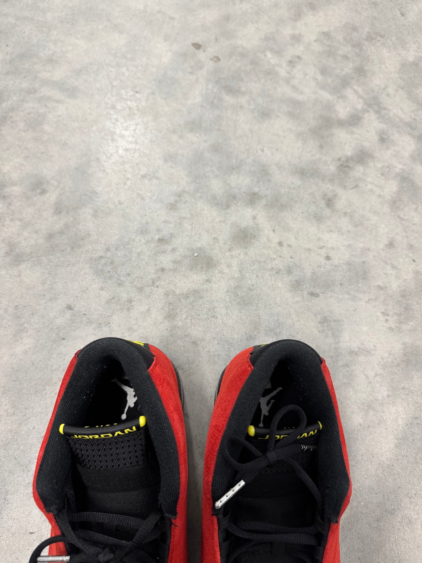 JORDAN 4 “ Ferrari “