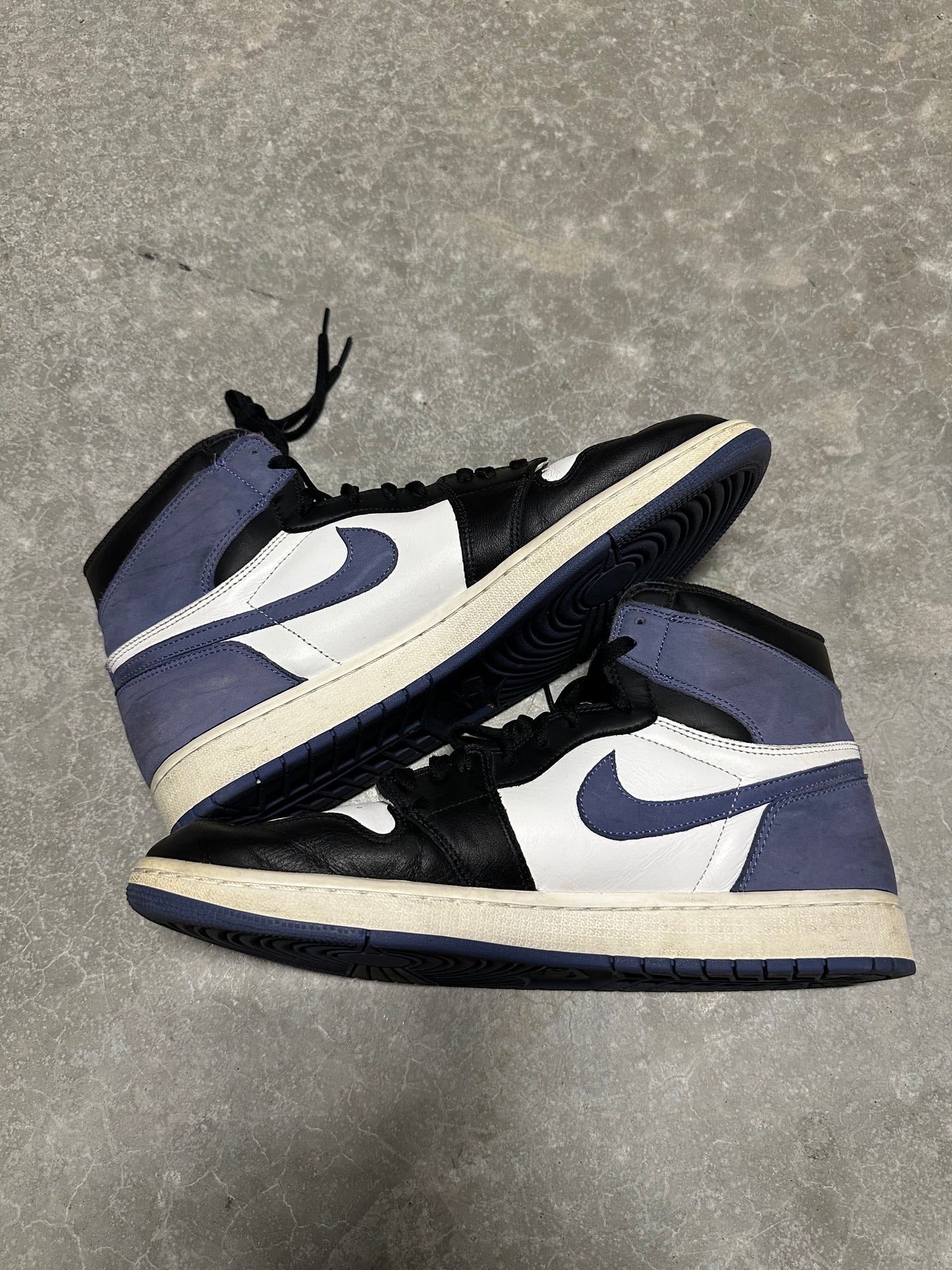 JORDAN 1 BEST HAND IN THE GAME “ blue moon “