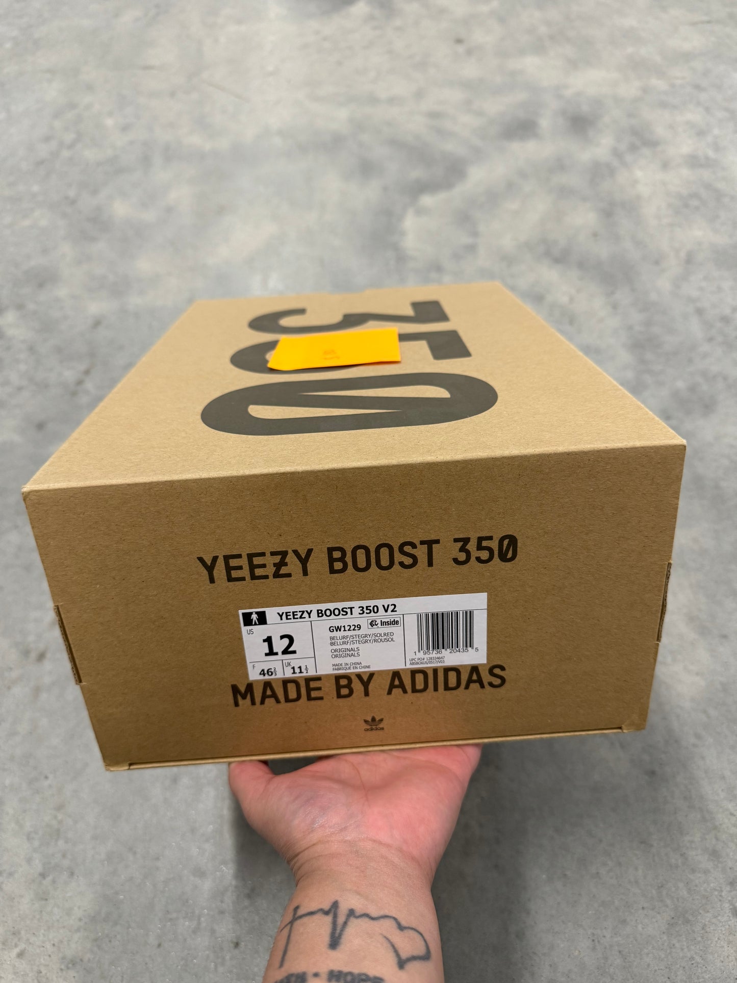 YEEZY BOOST 350 V2 “ Beluga Reflective “