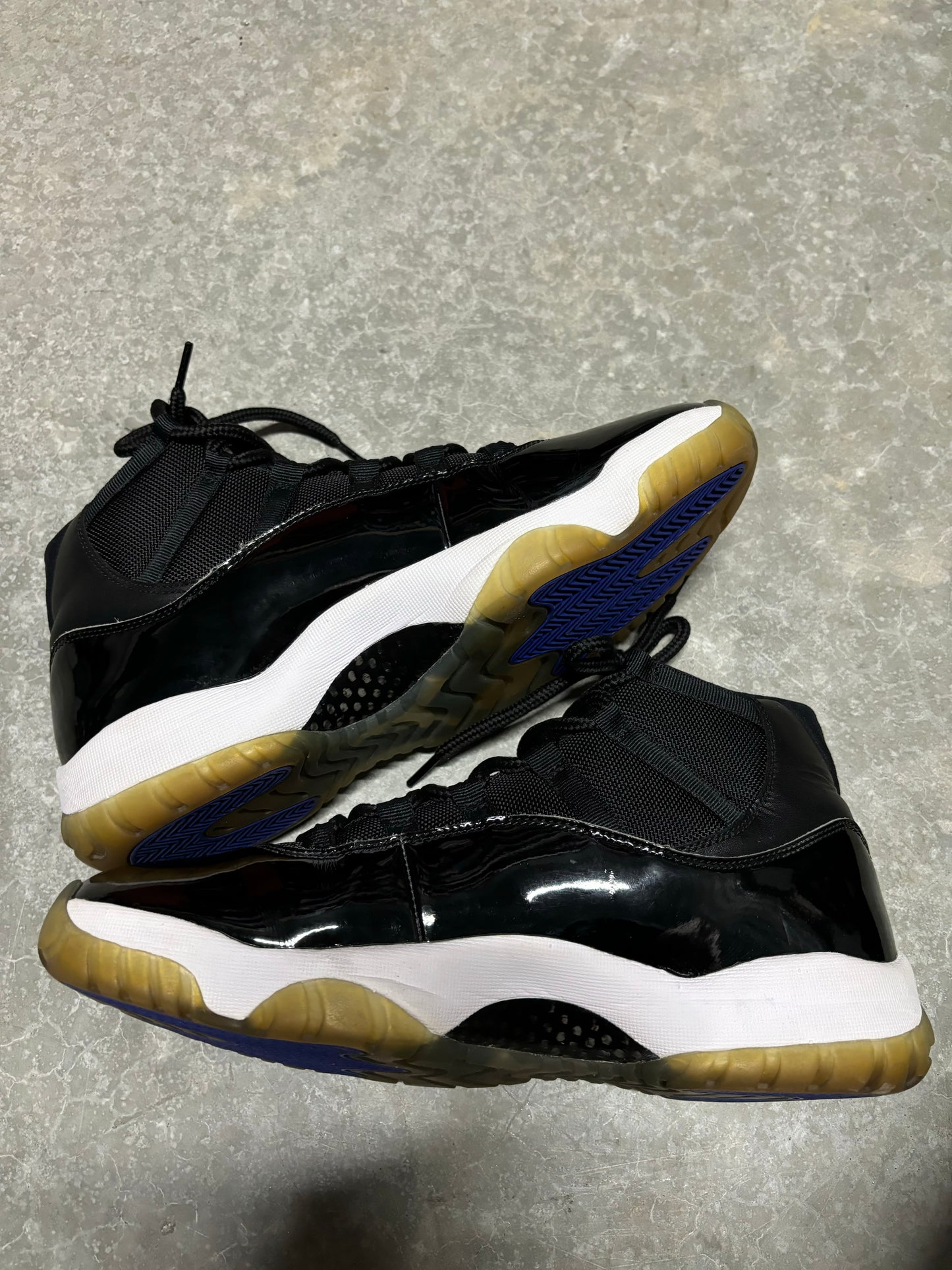 JORDAN 11 “ Space Jam “