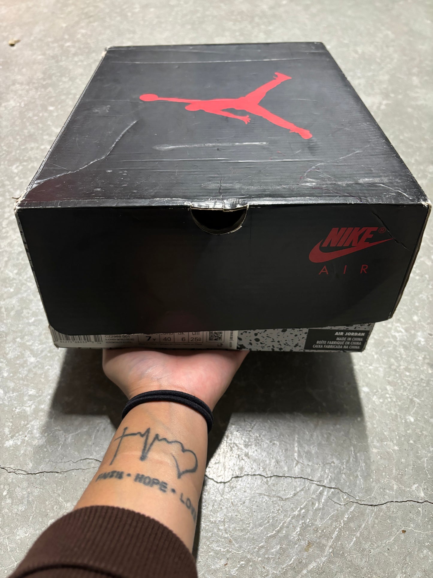 JORDAN 5 “ raging bull “