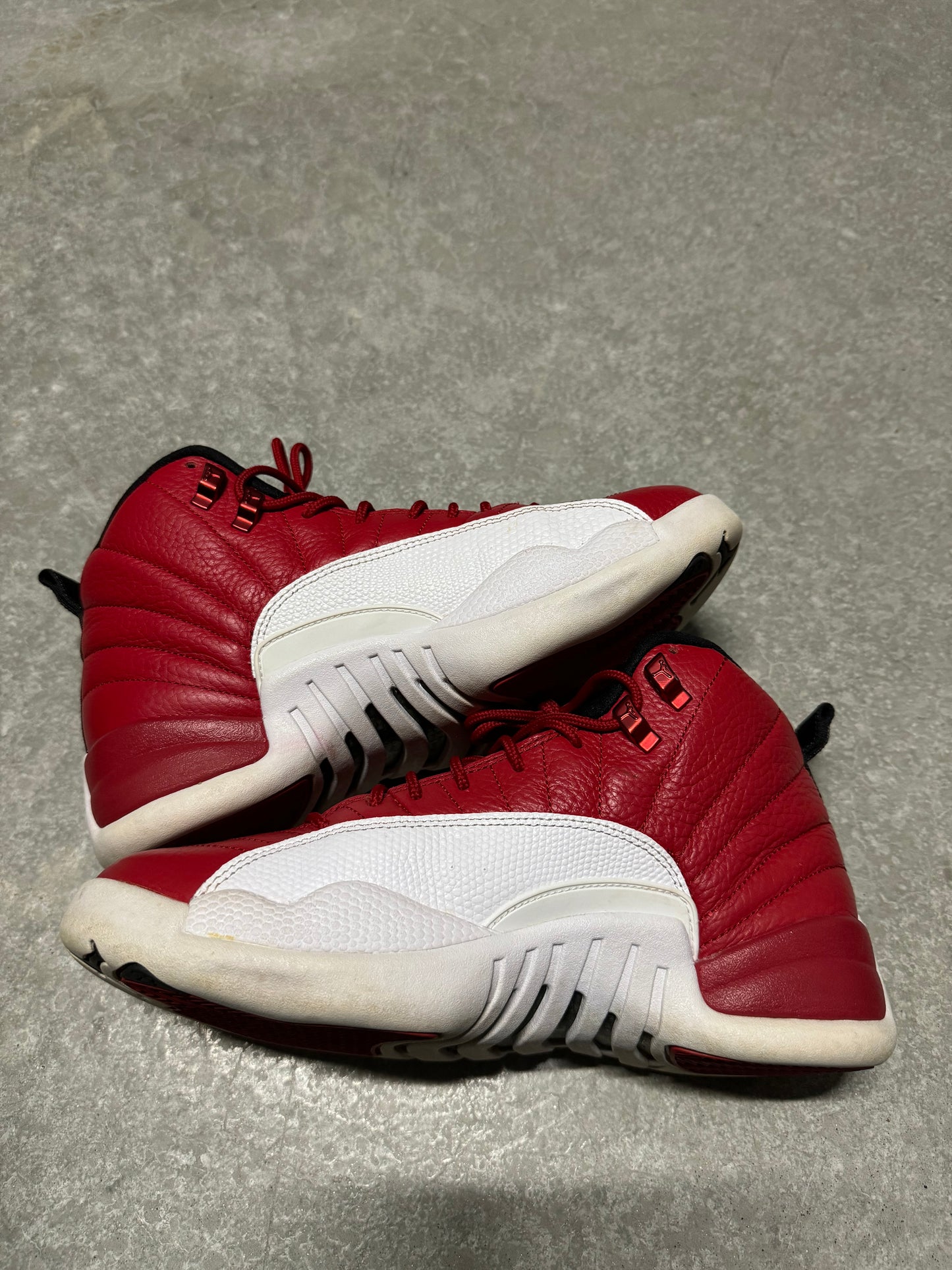 JORDAN 12 “ Gym Red “