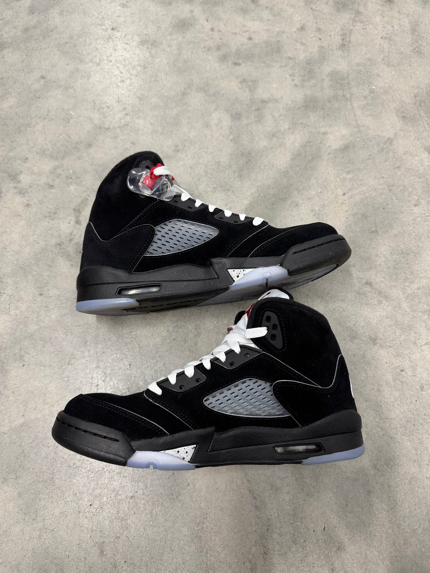 JORDAN 5 “ Black Metallic Reimagined “