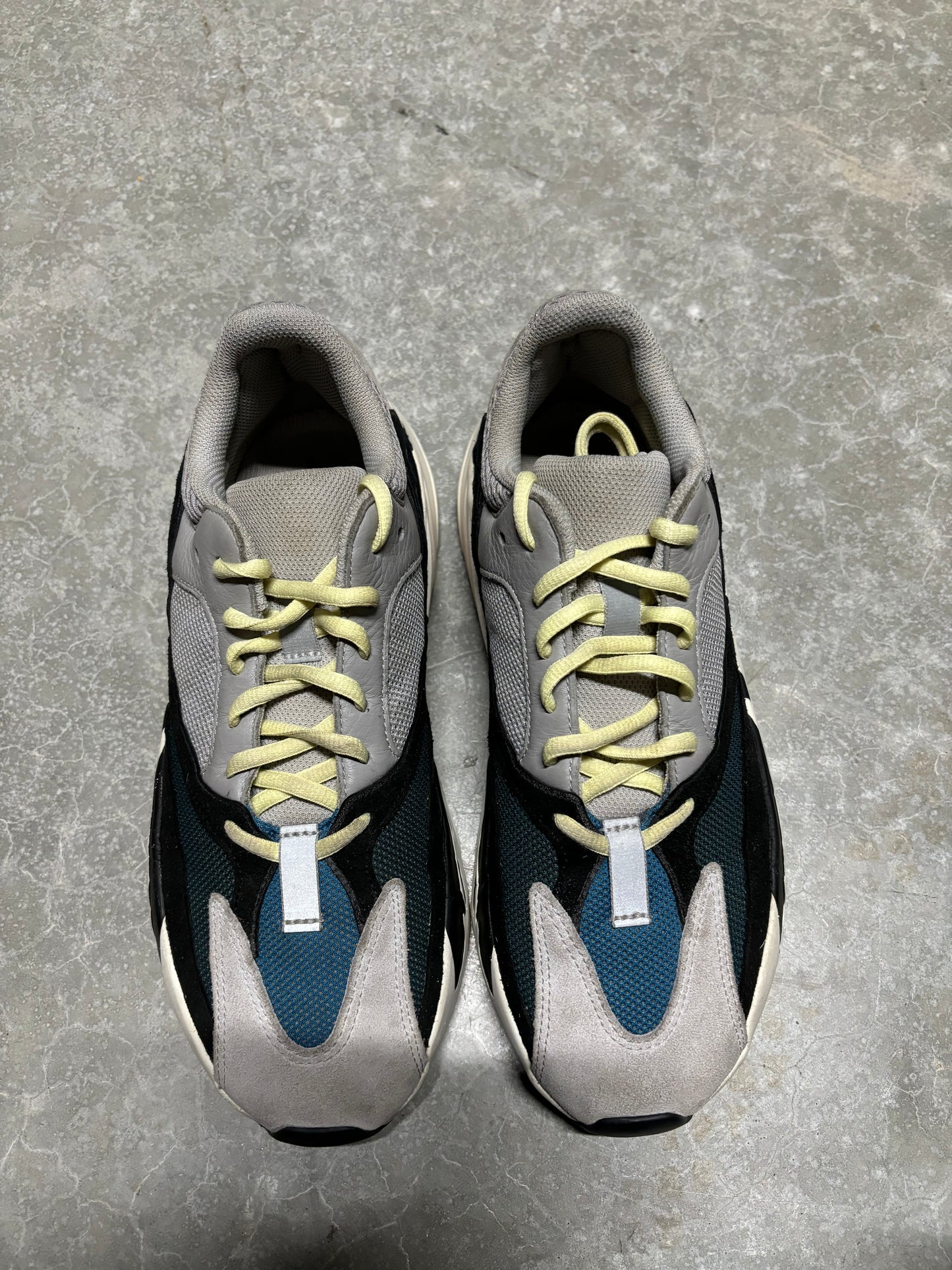 YEEZY 700 “ wave runner “