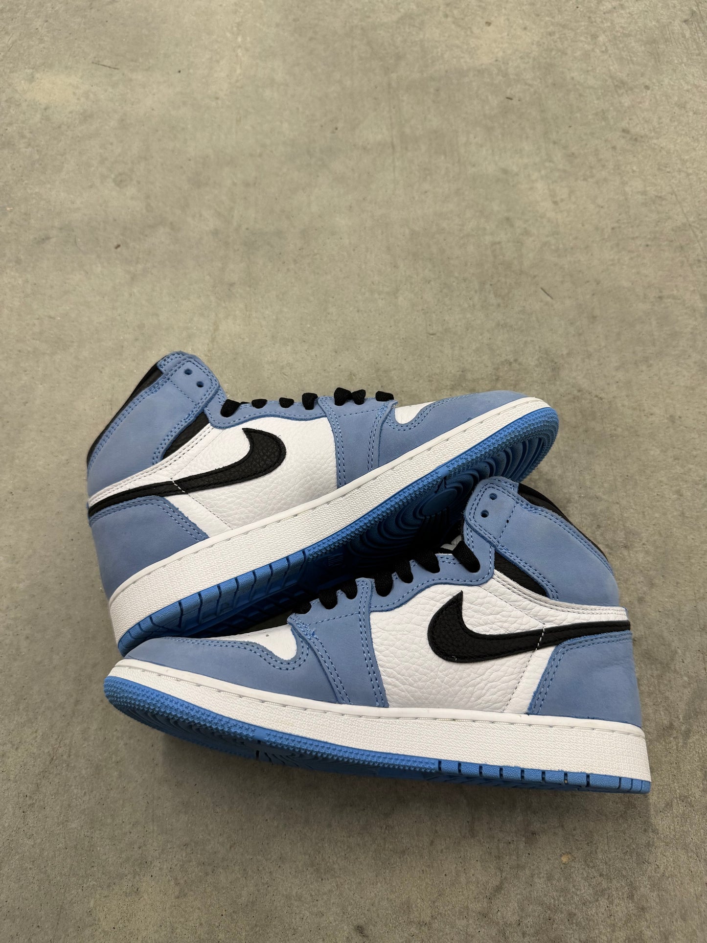 JORDAN 1 “ University Blue “