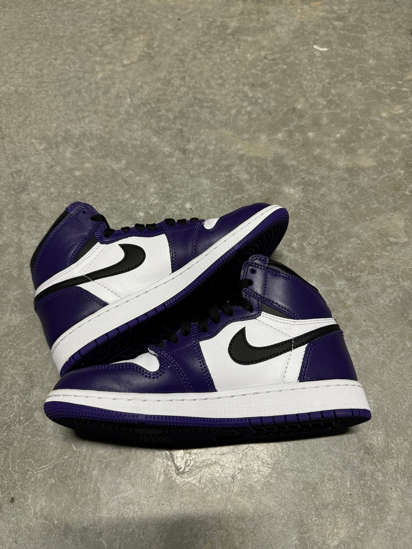 JORDAN 1 “ Court Purple 2.0 “