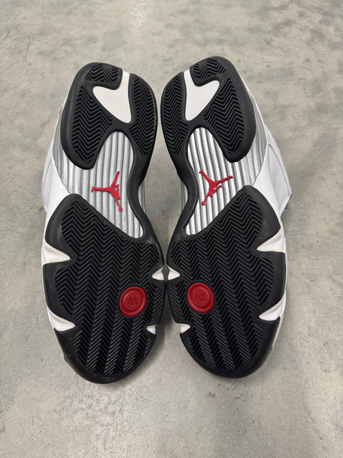 JORDAN 14 “ Black Toe “ ( 2014 )