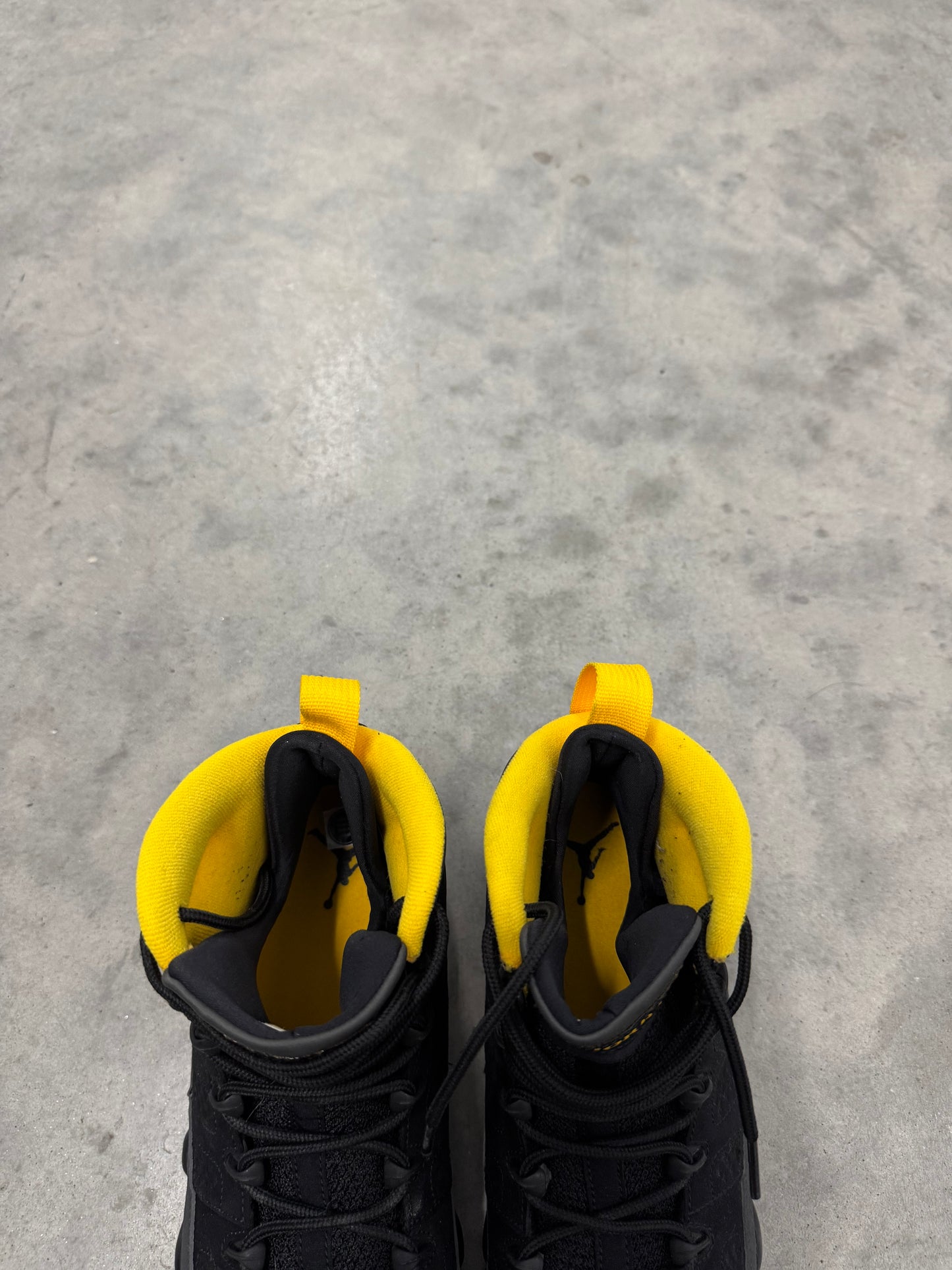 JORDAN 9 “ Dark Charcoal University Gold “
