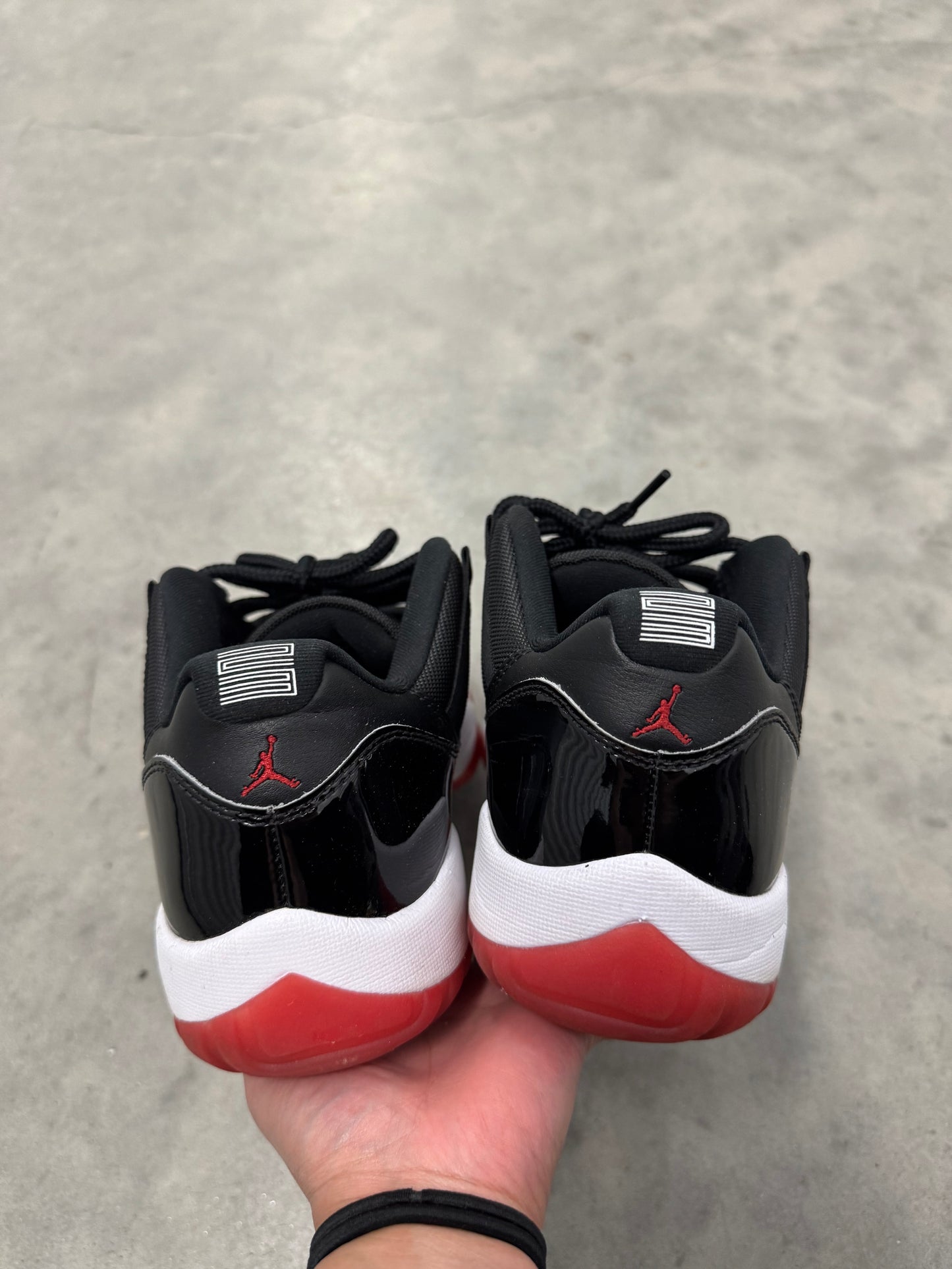 JORDAN 11 LOW “ Bred “ ( 2025 )