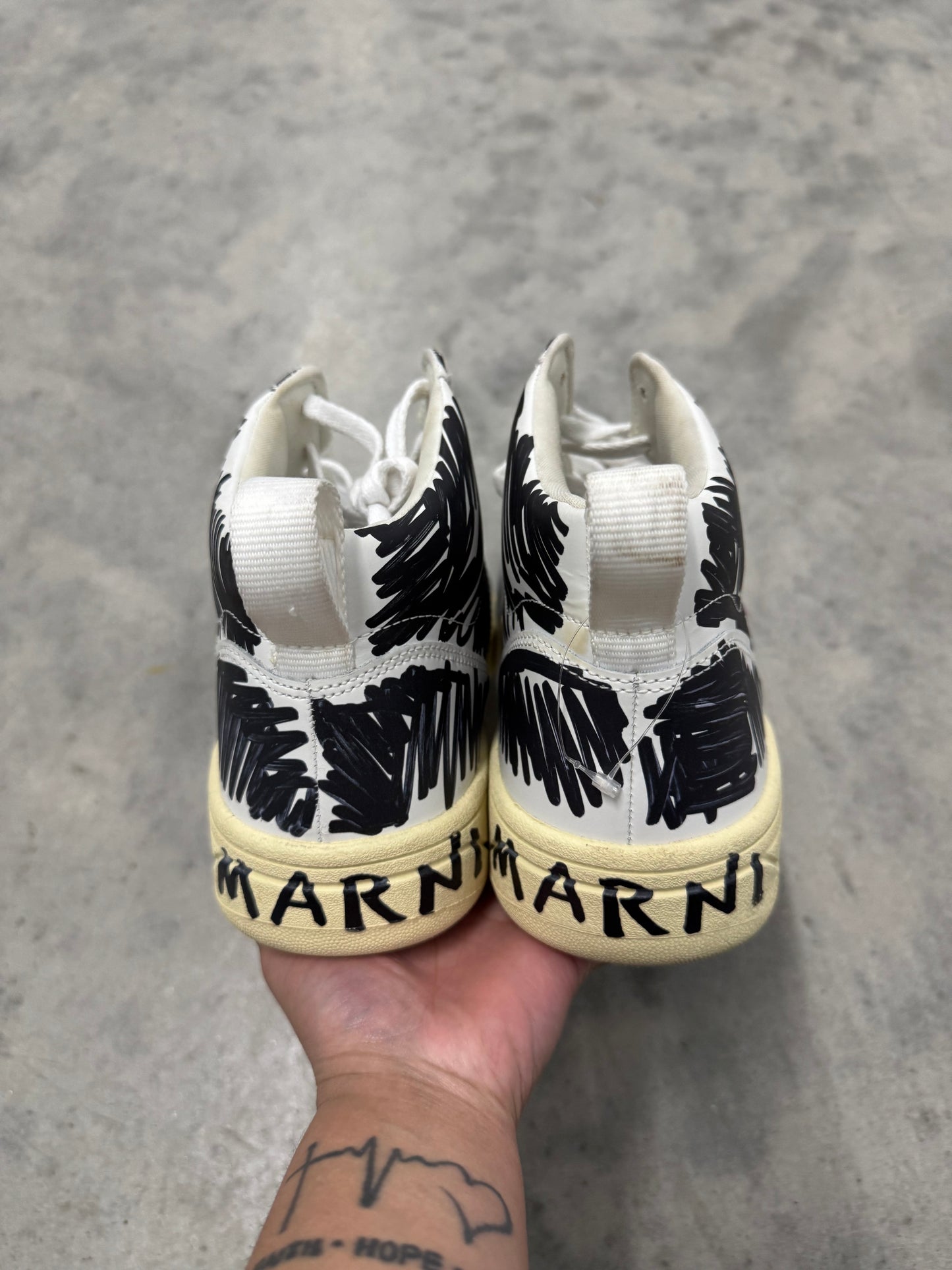 MARNI V-15 VEJA “ Scribble Black “