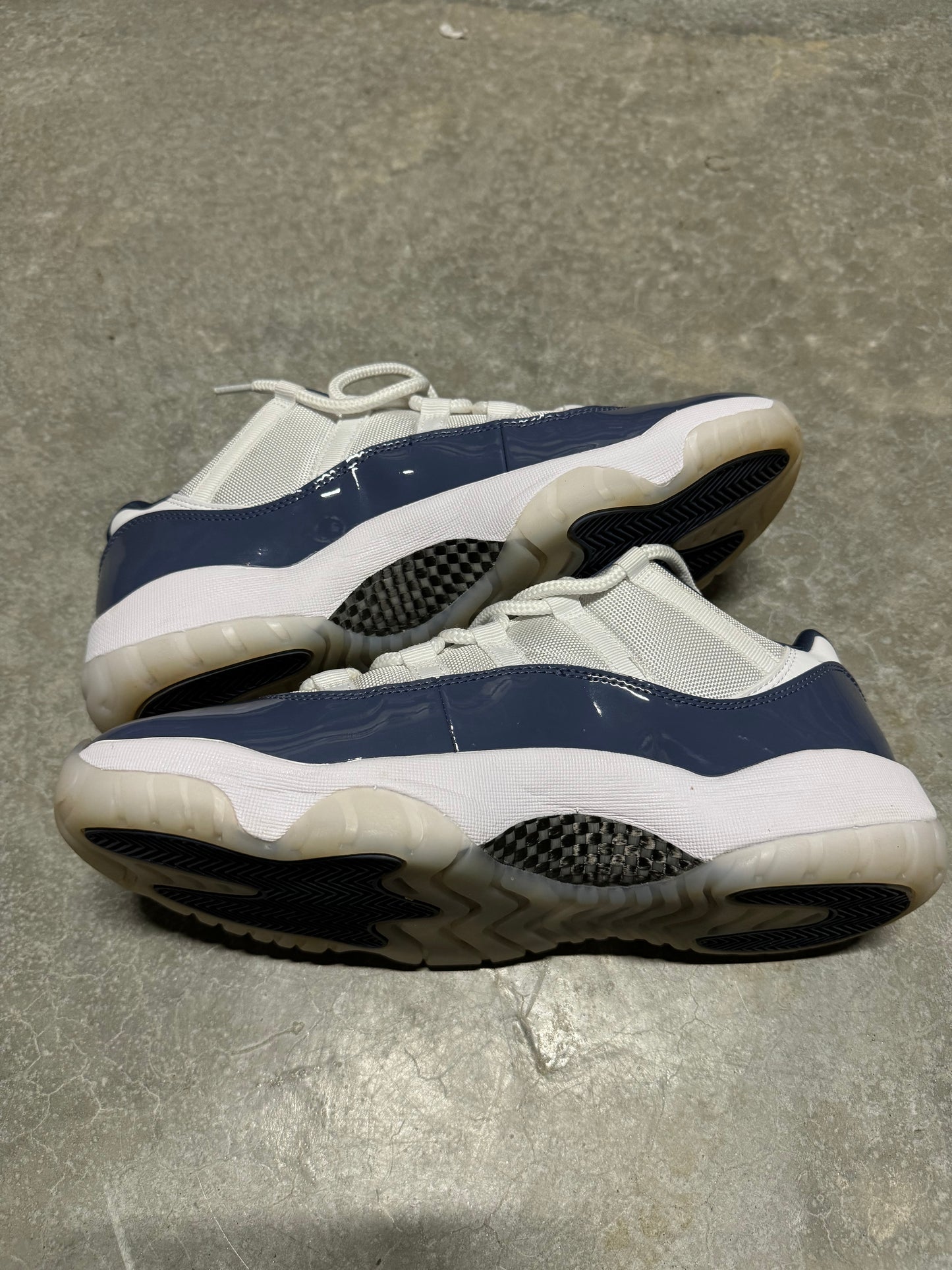 JORDAN 11 LOW “ Diffused Blue “