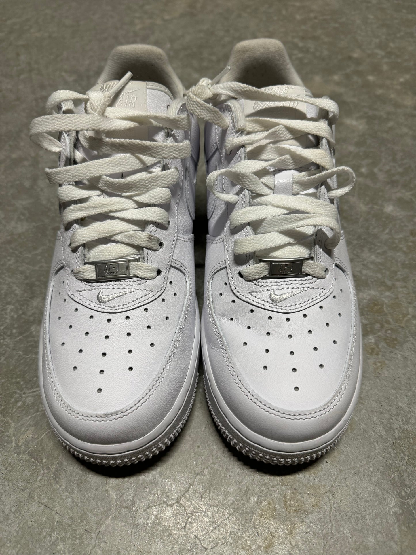 AIR FORCE SUPREME “ Box-Logo White “