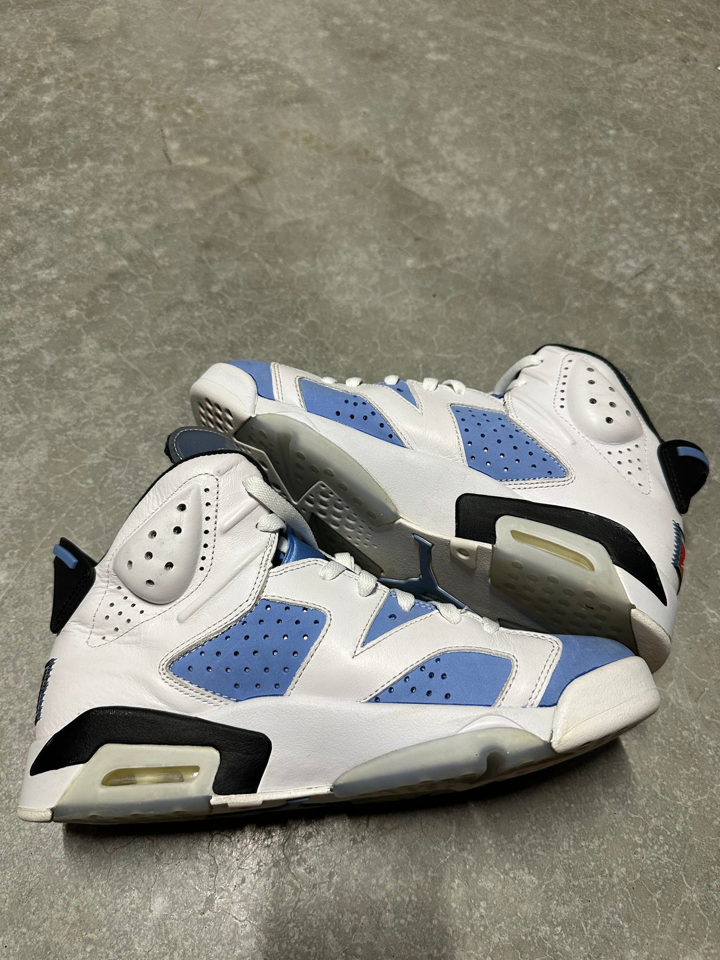 JORDAN 6 “ unc “