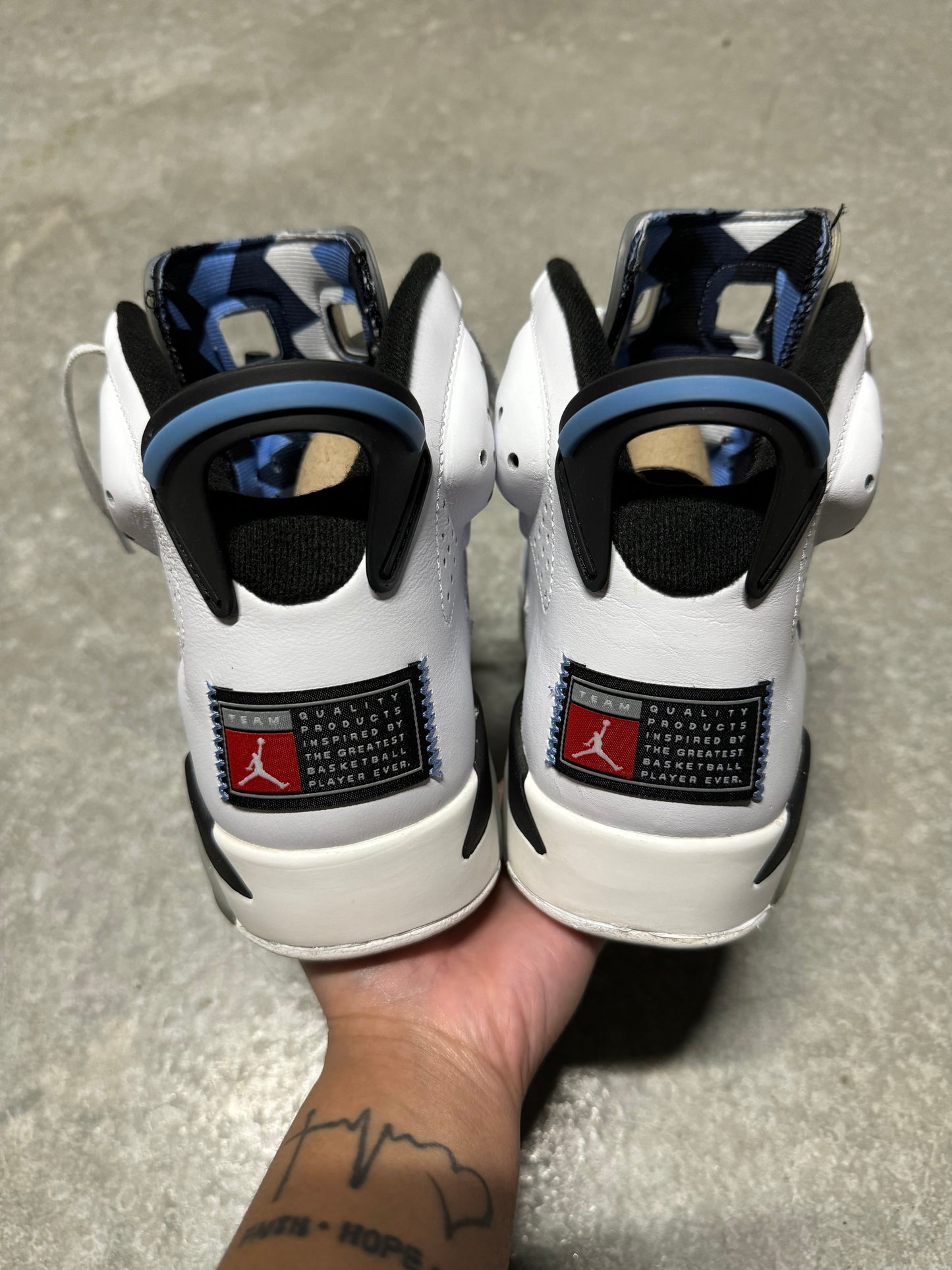 JORDAN 6 “ unc “