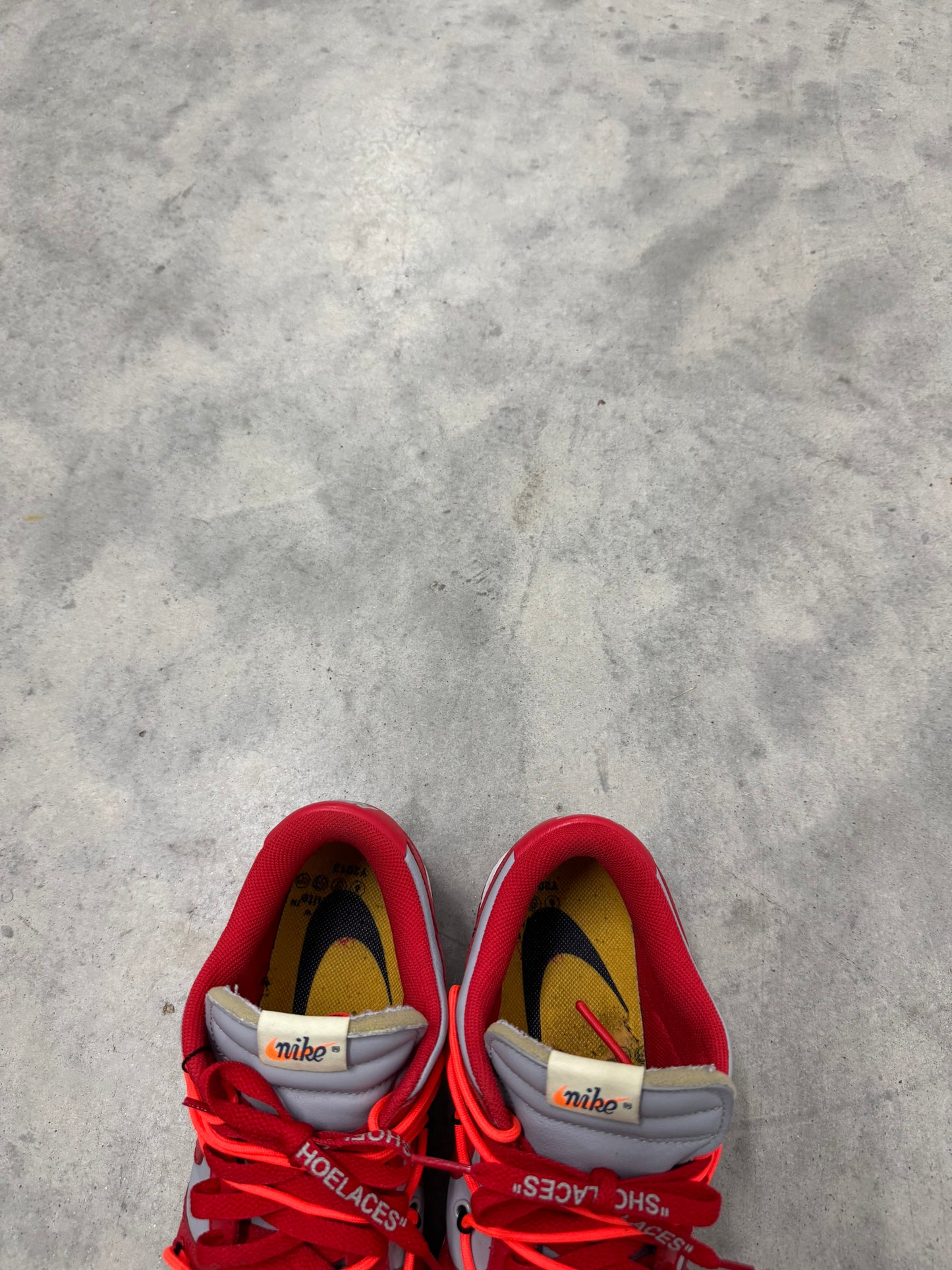 OFF WHITE NIKE DUNK LOW “ University Red “