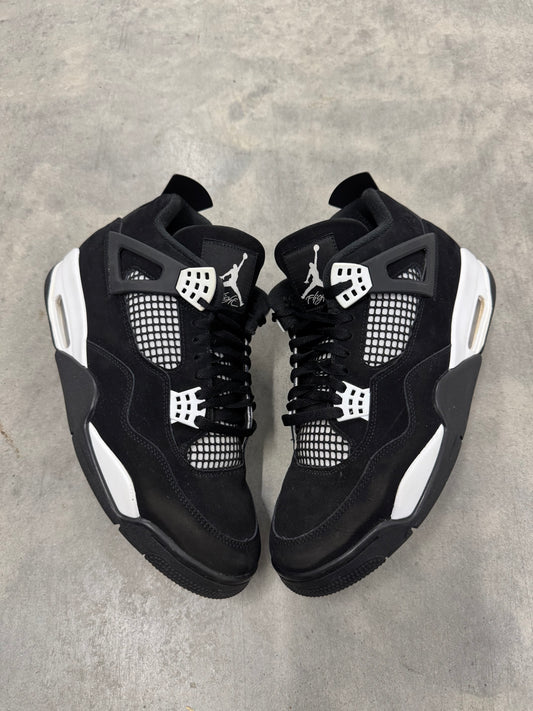 JORDAN 4 “ White Thunder “