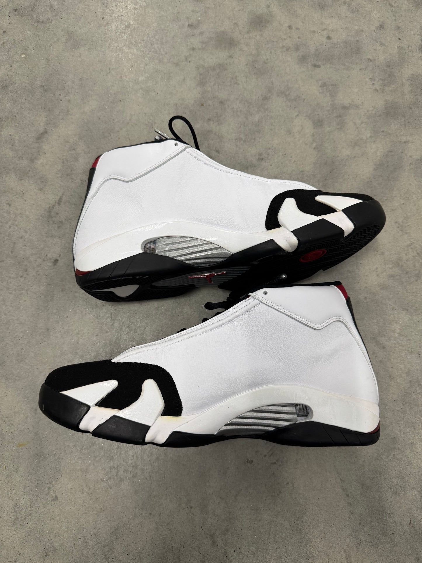 JORDAN 14 “ Black Toe “ ( 2014 )