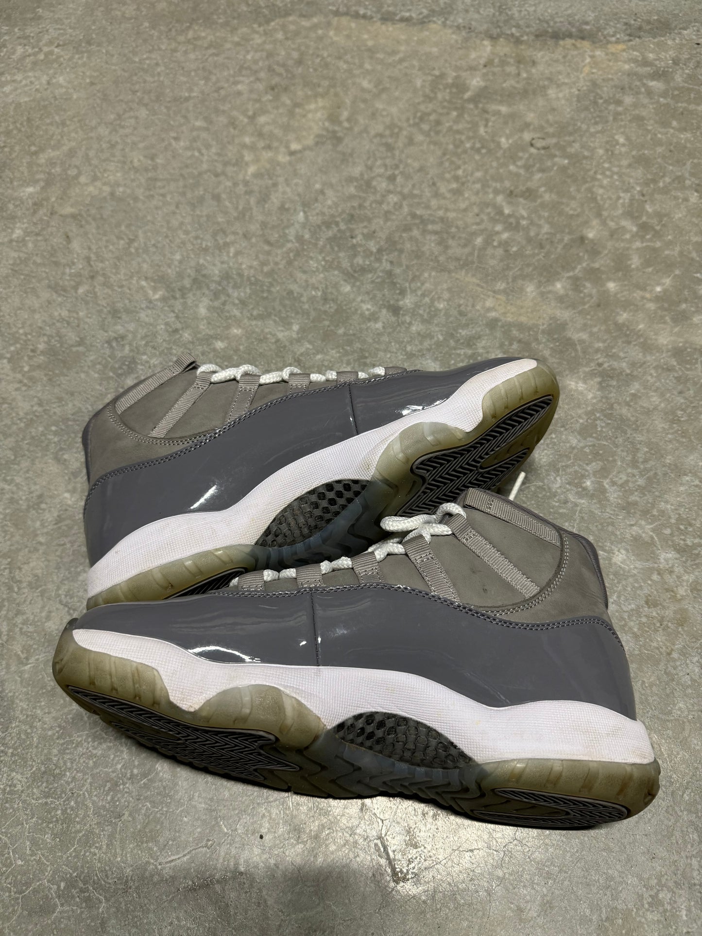 JORDAN 11 “ Cool Grey “