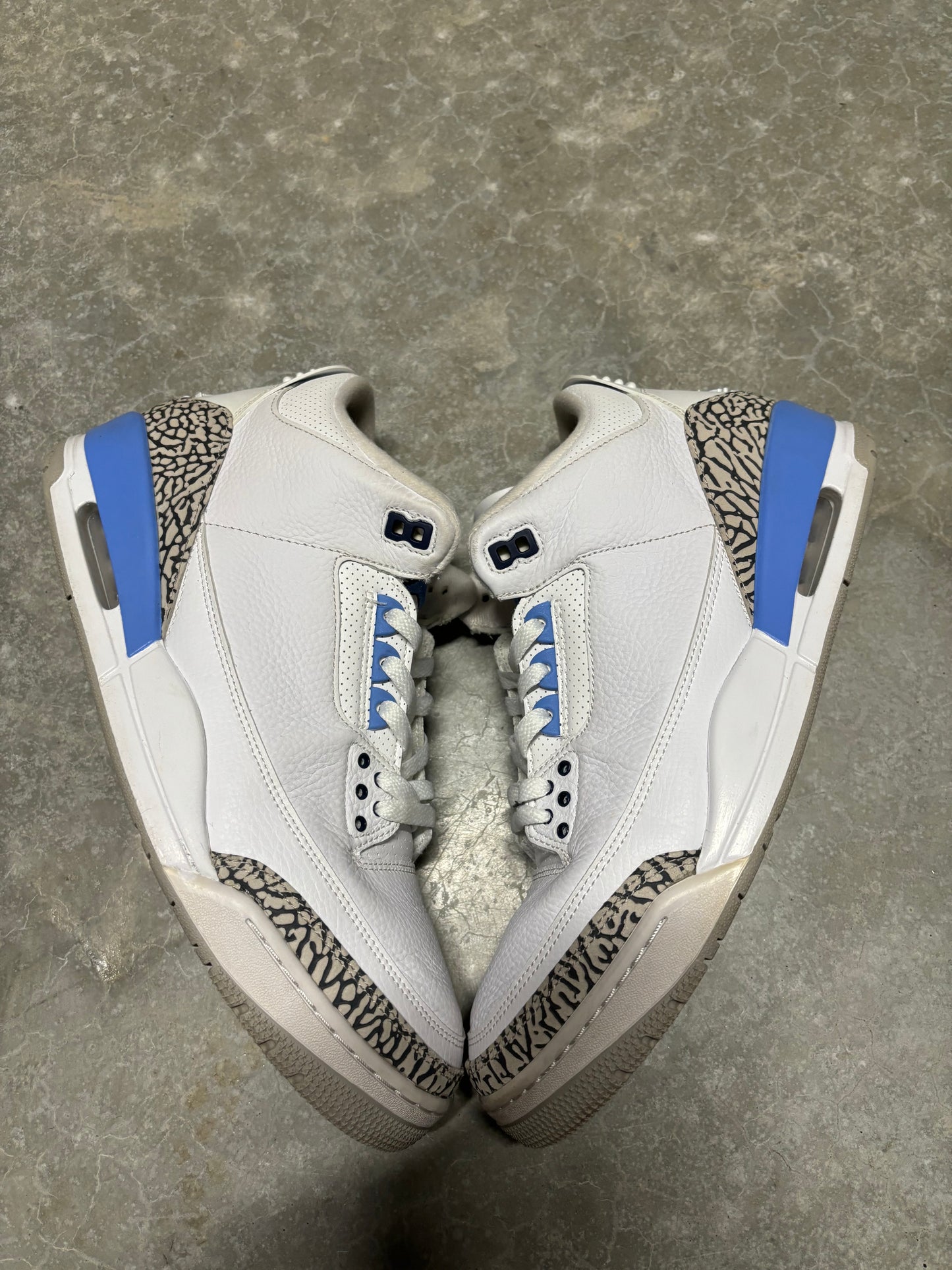 JORDAN 3 “ unc “