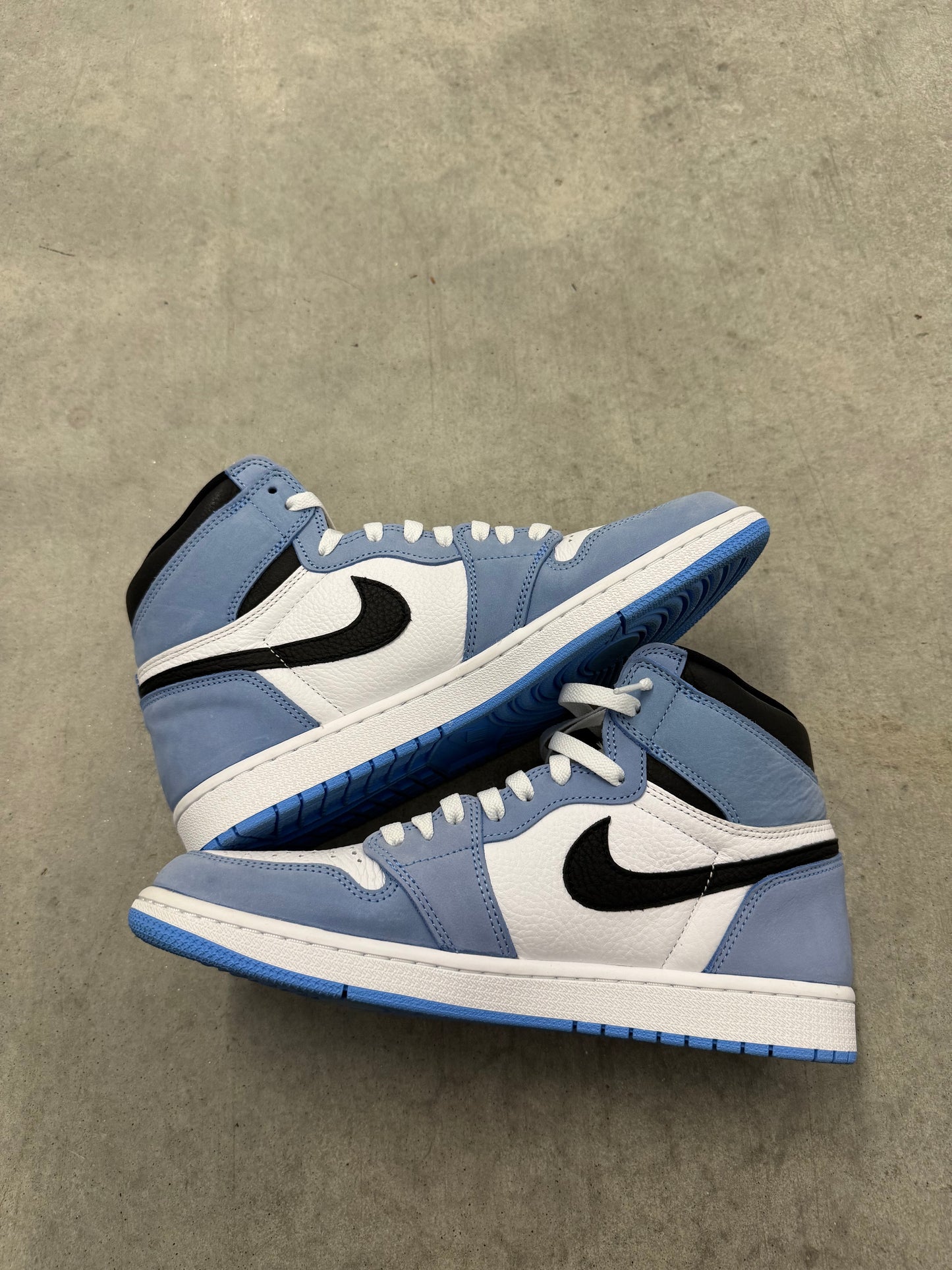 JORDAN 1 “ University Blue “