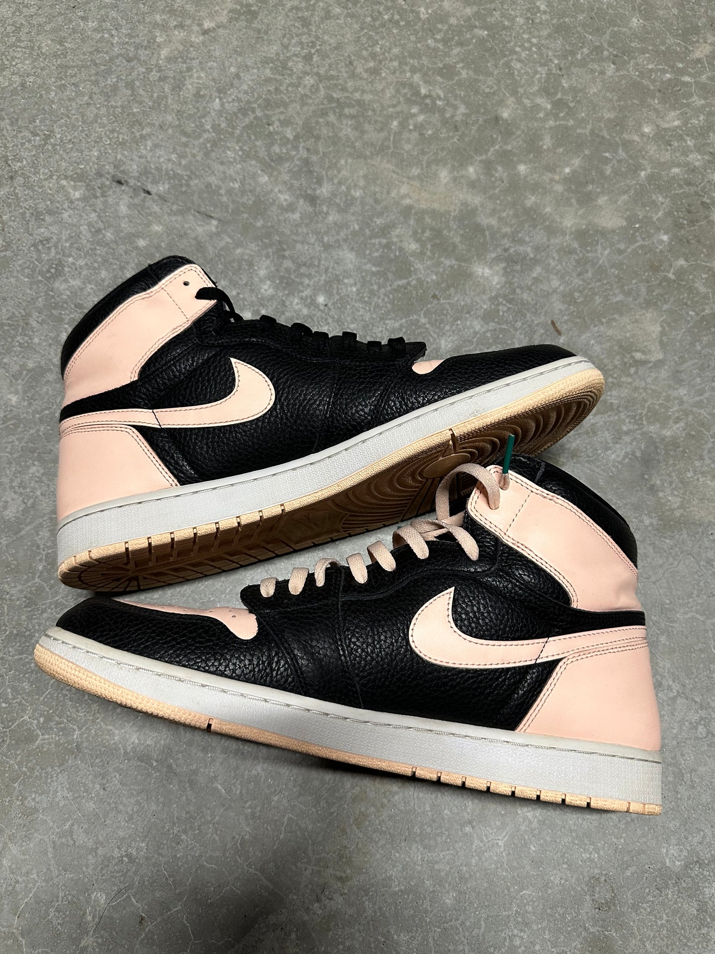 JORDAN 1 “ crimson tint “