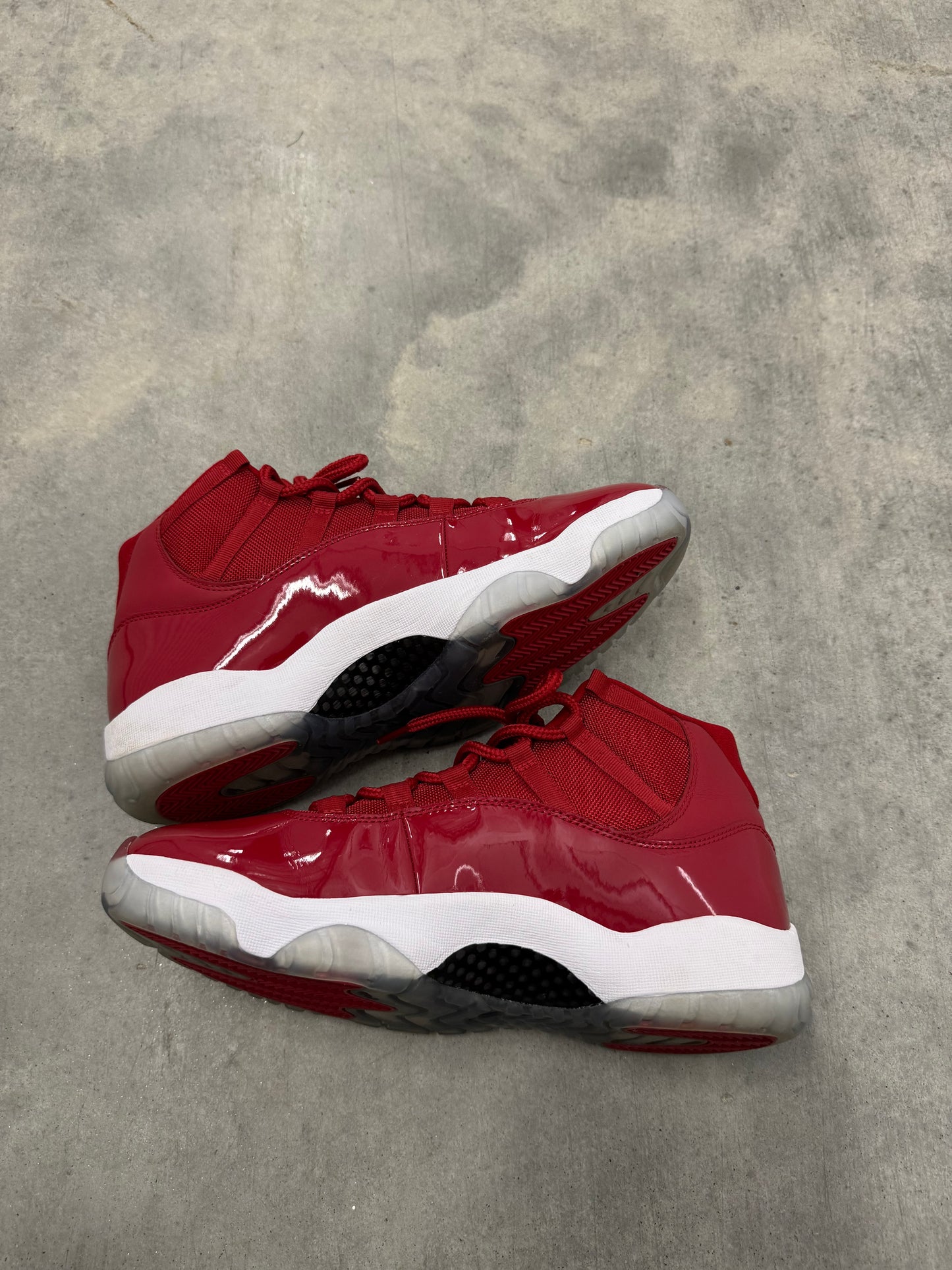 JORDAN 11 “ Win Like 96 “