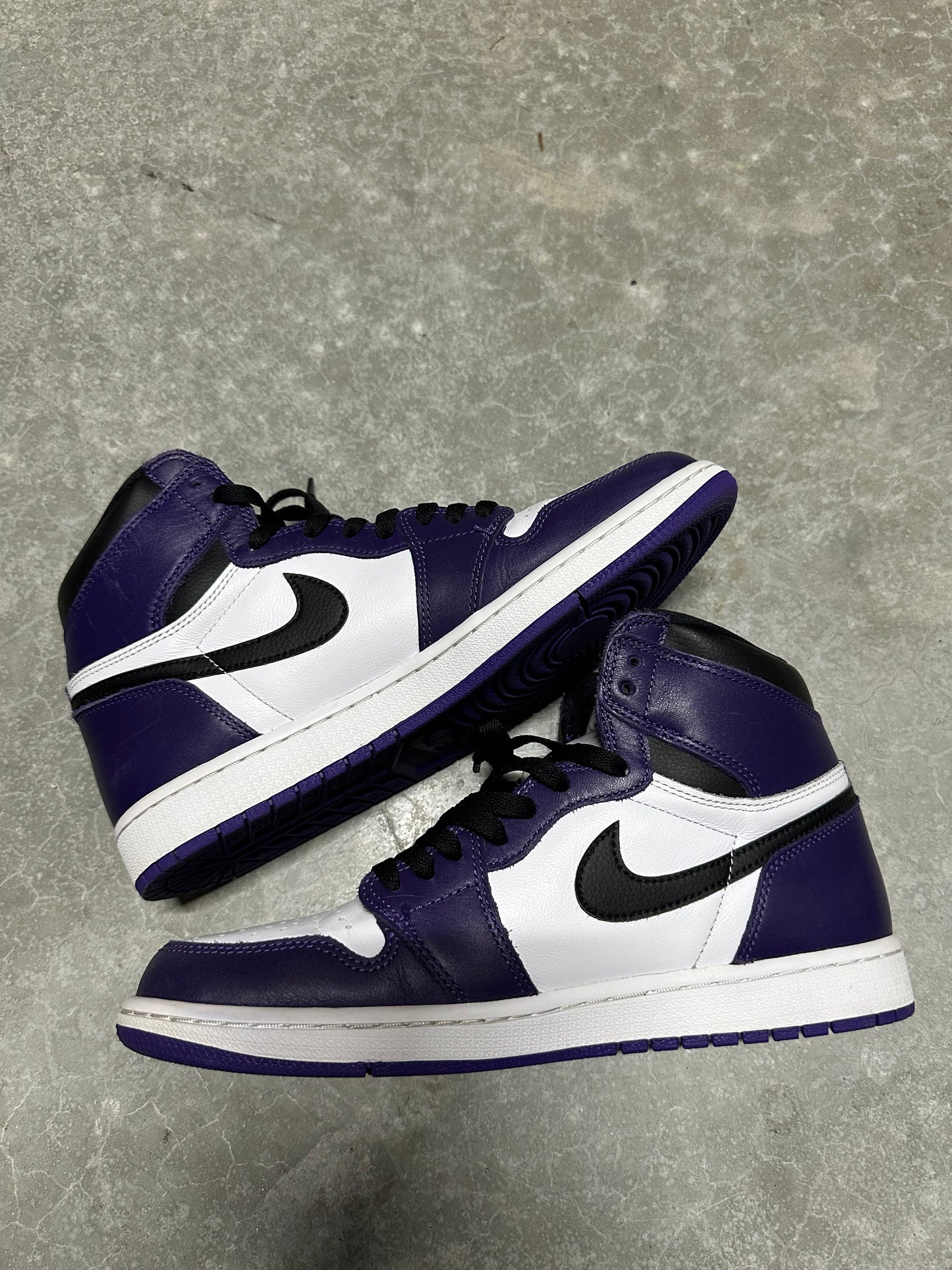 JORDAN 1 “ Court purple “