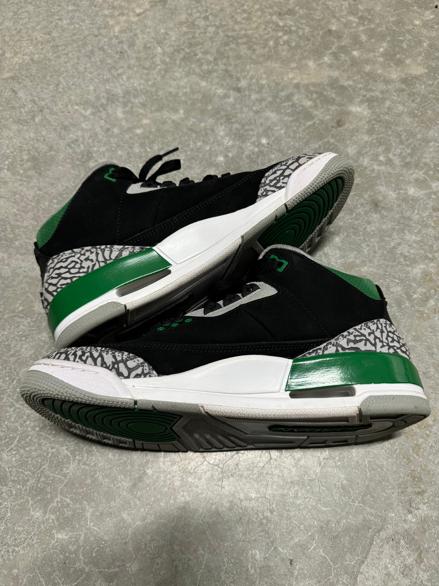 JORDAN 3 “ Pine Green “