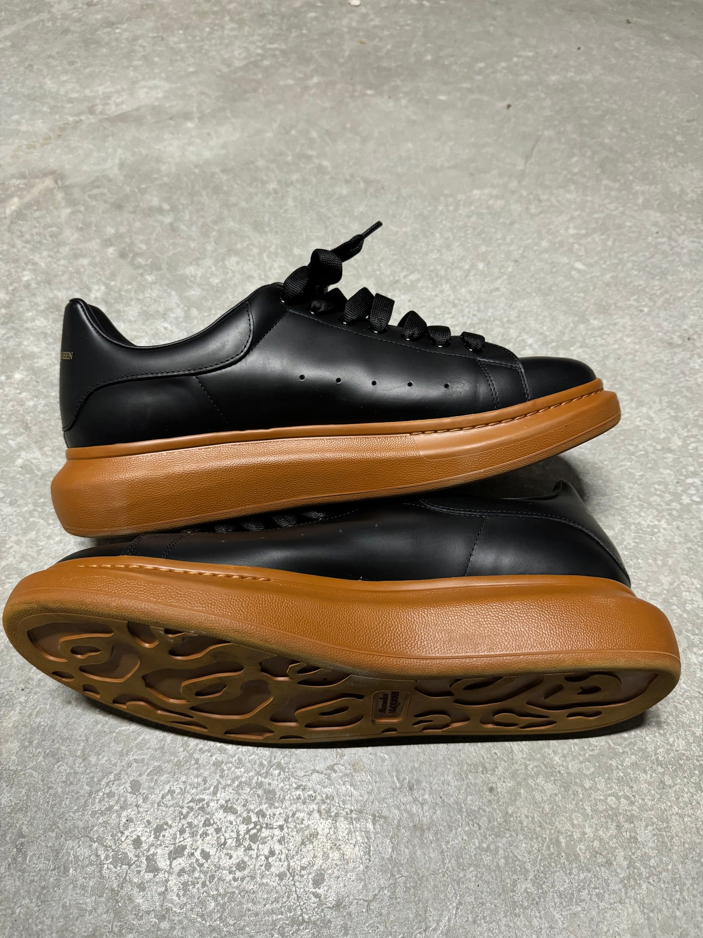 ALEXANDER MCQUEEN SNEAKER “ black cedar “