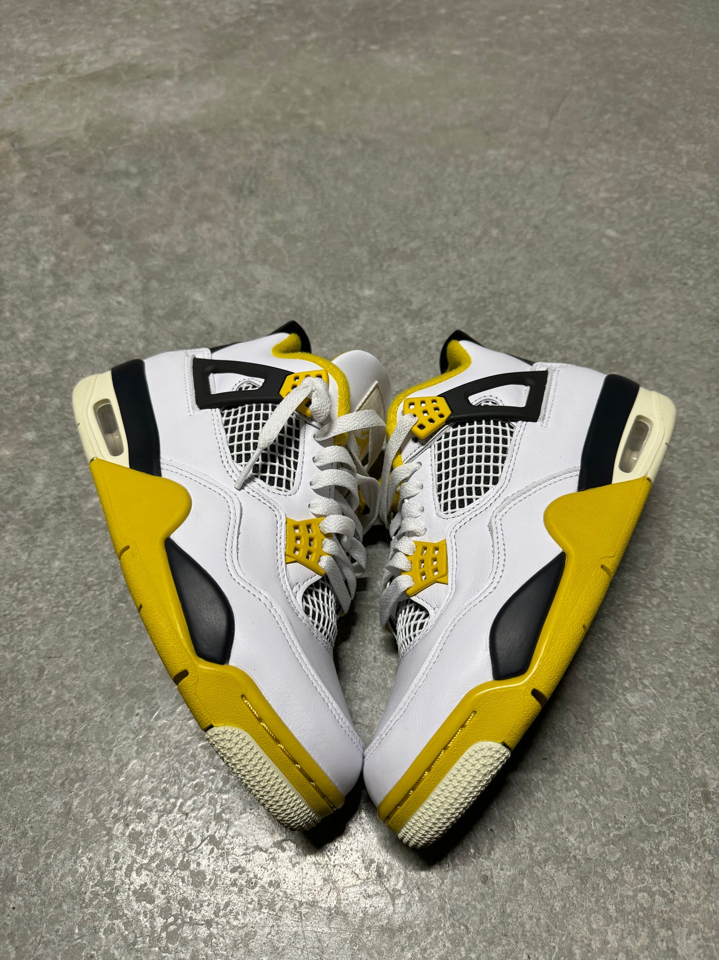 JORDAN 4 “ Vivid Sulfur “