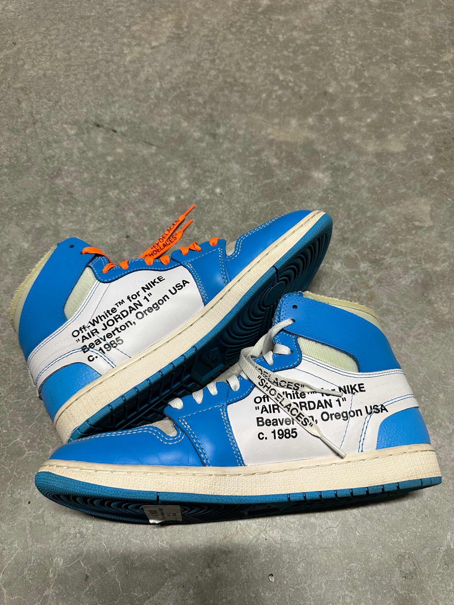 OFF WHITE JORDAN 1 “ unc “