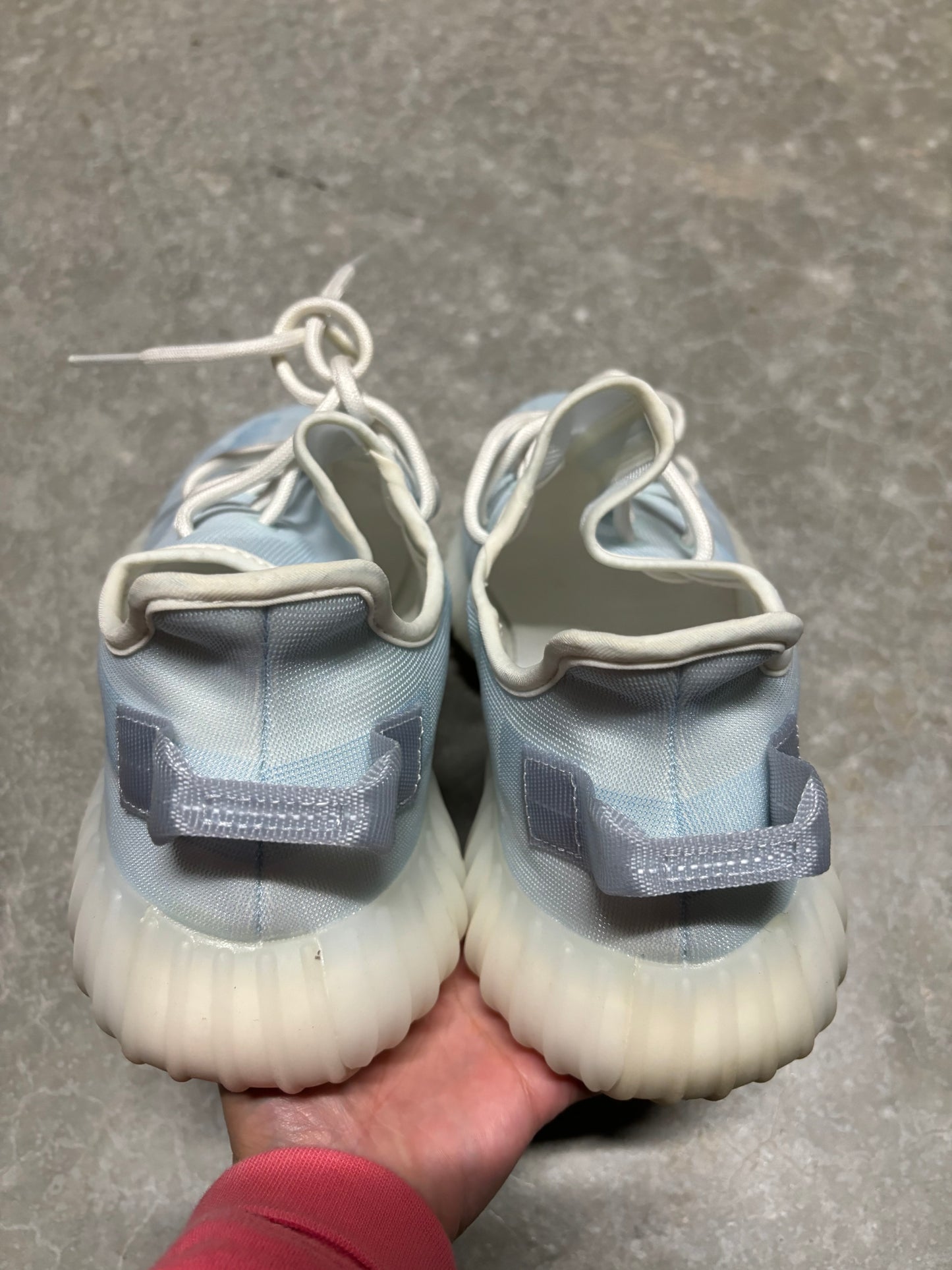 YEEZY 350 V2 “ Mono ice “