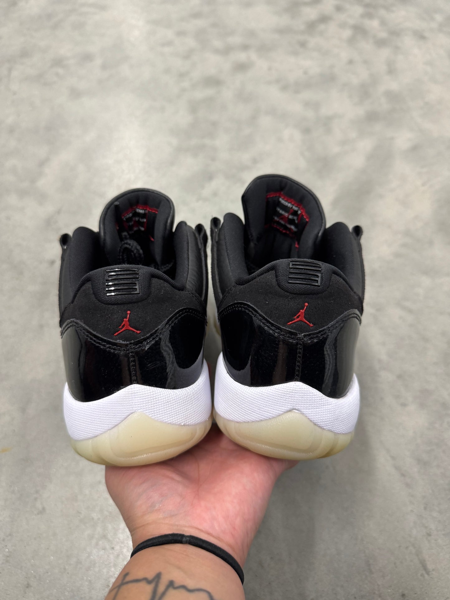 JORDAN 11 LOW “ 72-10 “