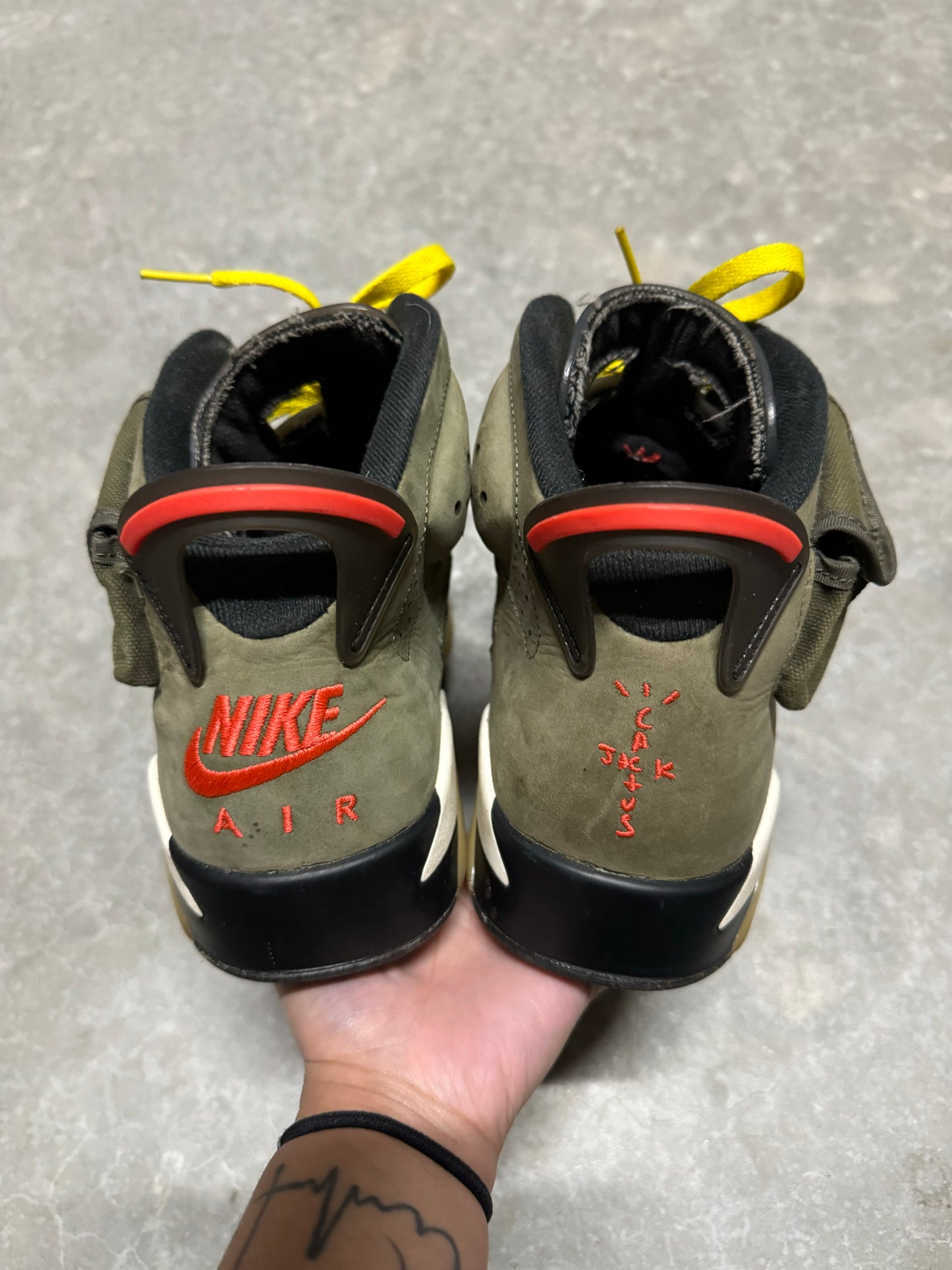 JORDAN 6 TRAVIS SCOTT “ Olive “