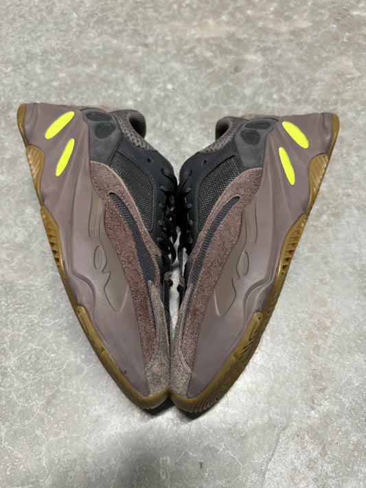 YEEZY 700 “ Mauve “